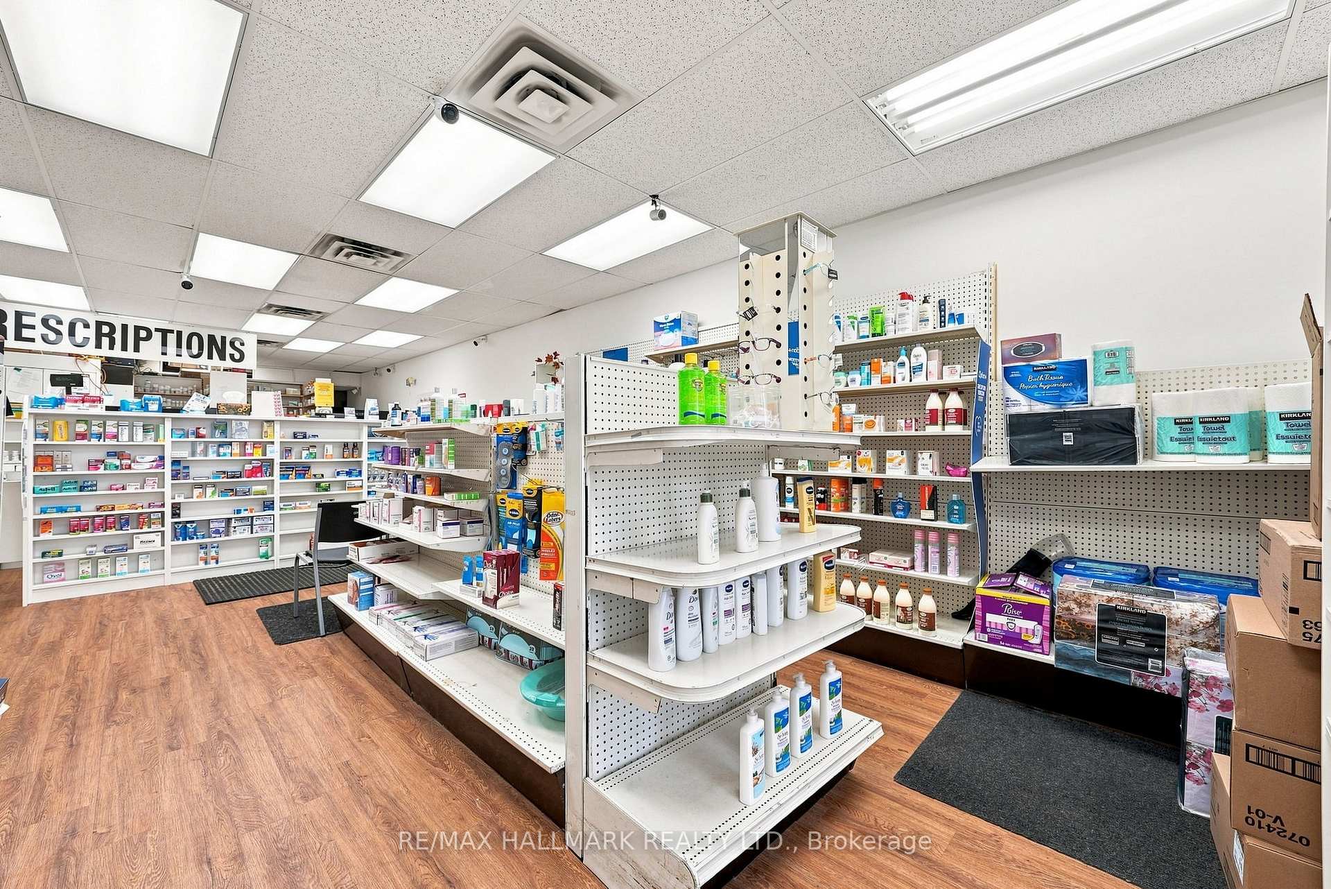 Photo 7 of 1485 Gerrard Street E, Toronto, Greenwood-Coxwell — HOMEH