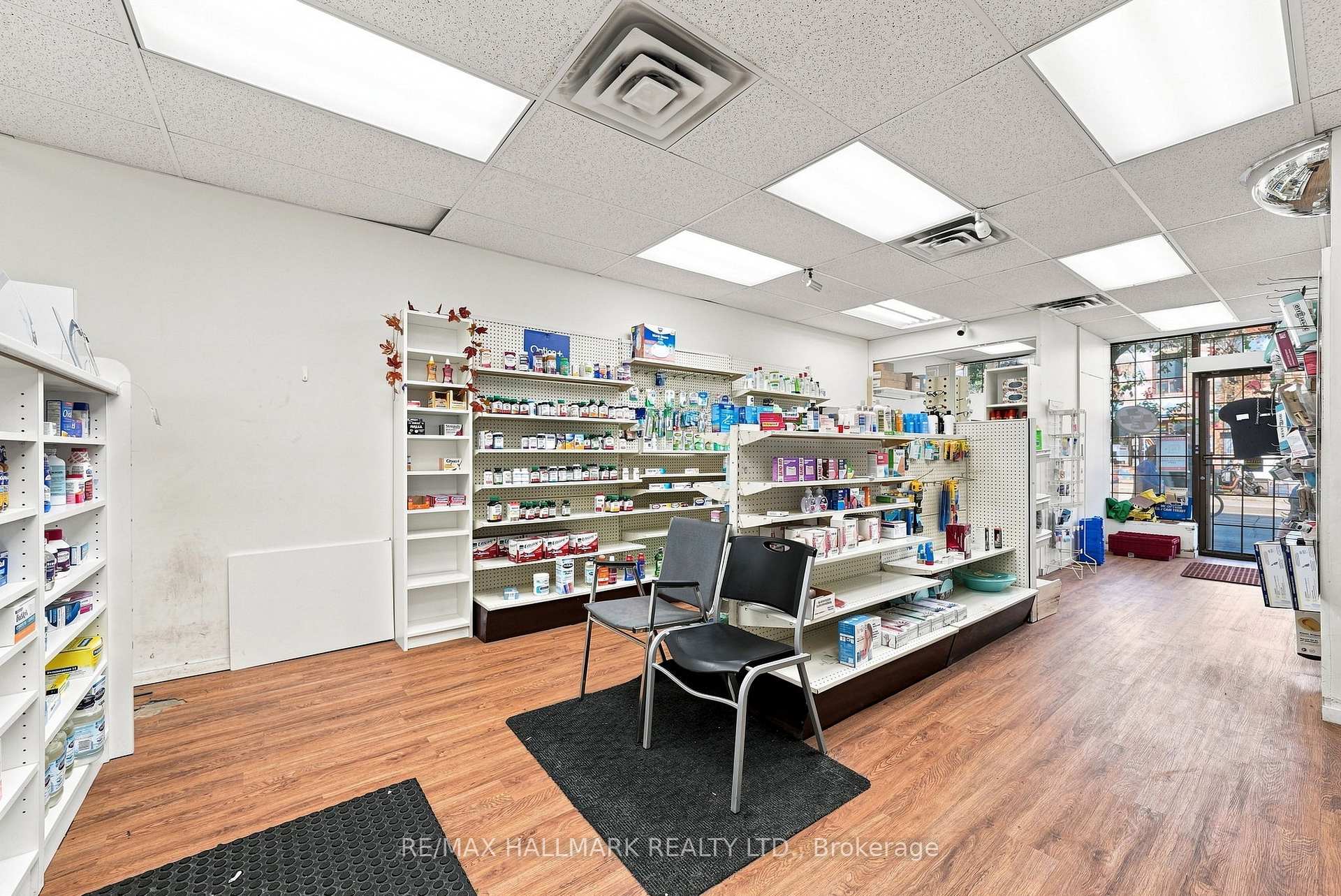 Photo 8 of 1485 Gerrard Street E, Toronto, Greenwood-Coxwell — HOMEH