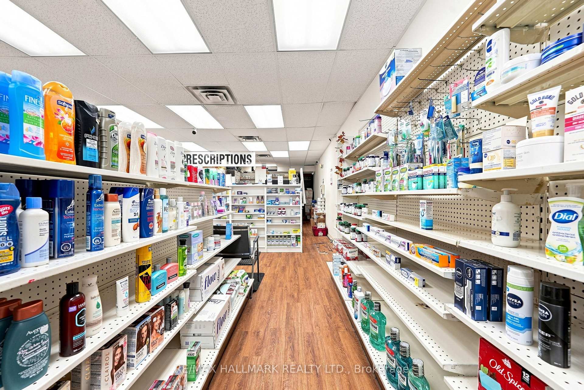 Photo 10 of 1485 Gerrard Street E, Toronto, Greenwood-Coxwell — HOMEH