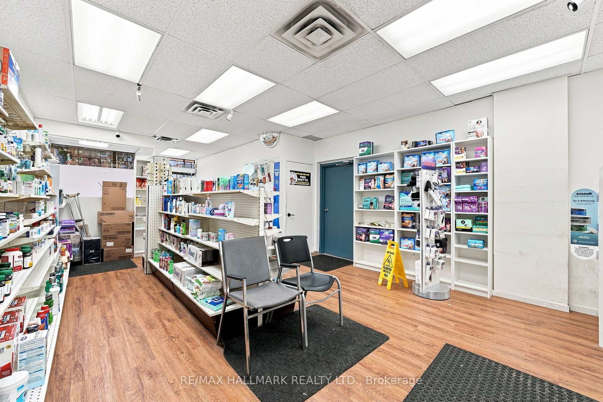 Photo 11 of 1485 Gerrard Street E, Toronto, Greenwood-Coxwell — HOMEH