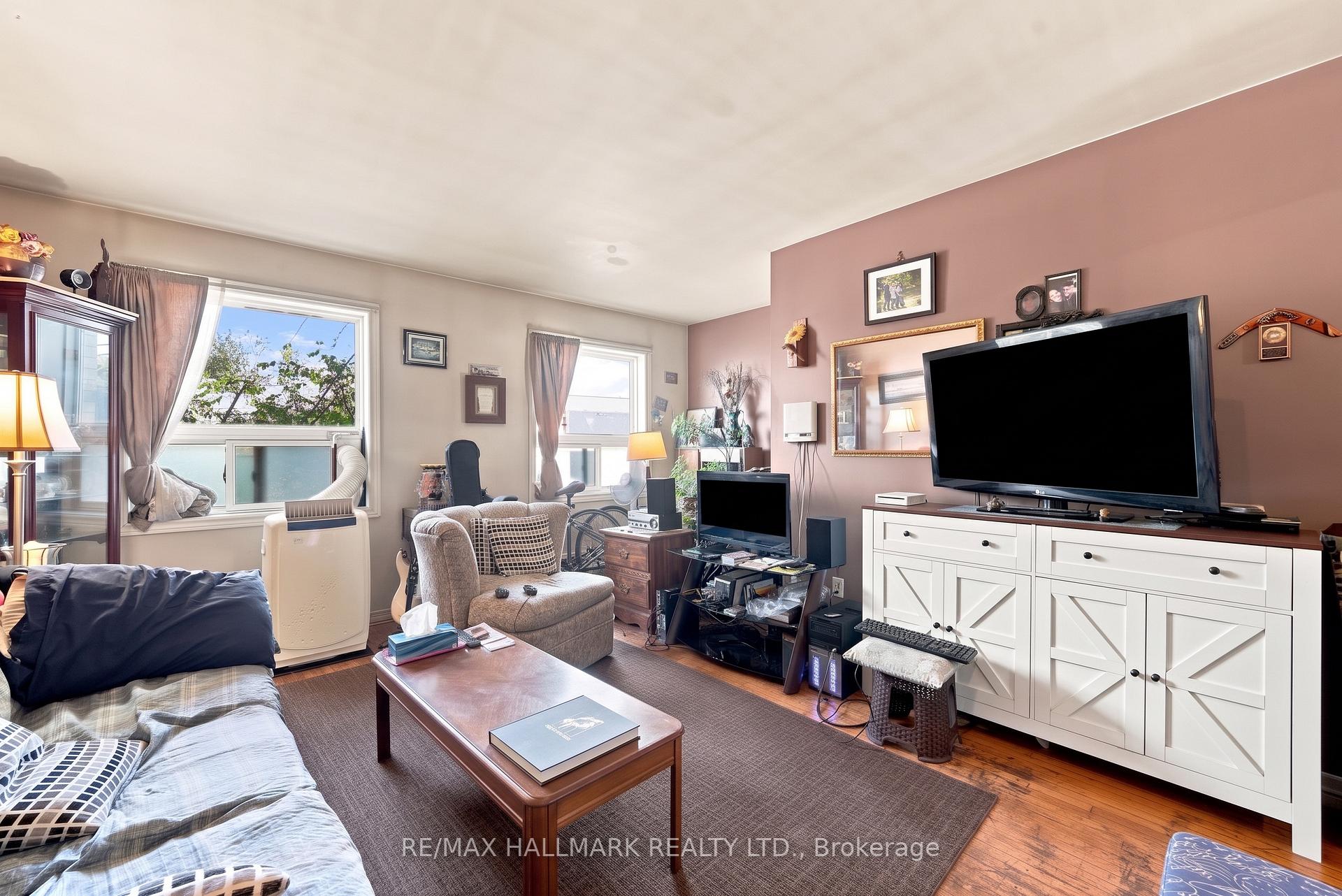 Photo 21 of 1485 Gerrard Street E, Toronto, Greenwood-Coxwell — HOMEH