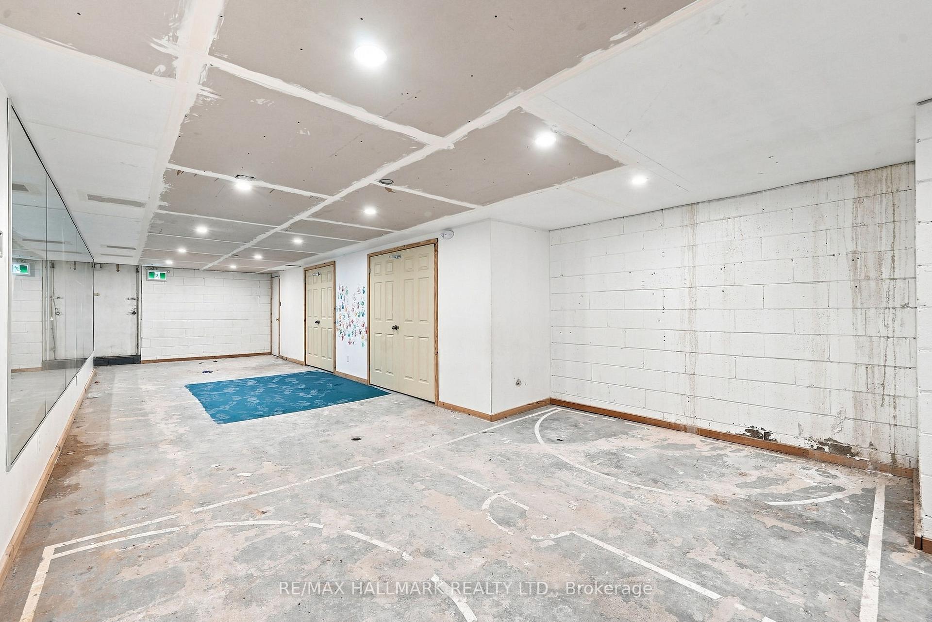 Photo 36 of 1487 Gerrard Street E, Toronto, Greenwood-Coxwell — HOMEH