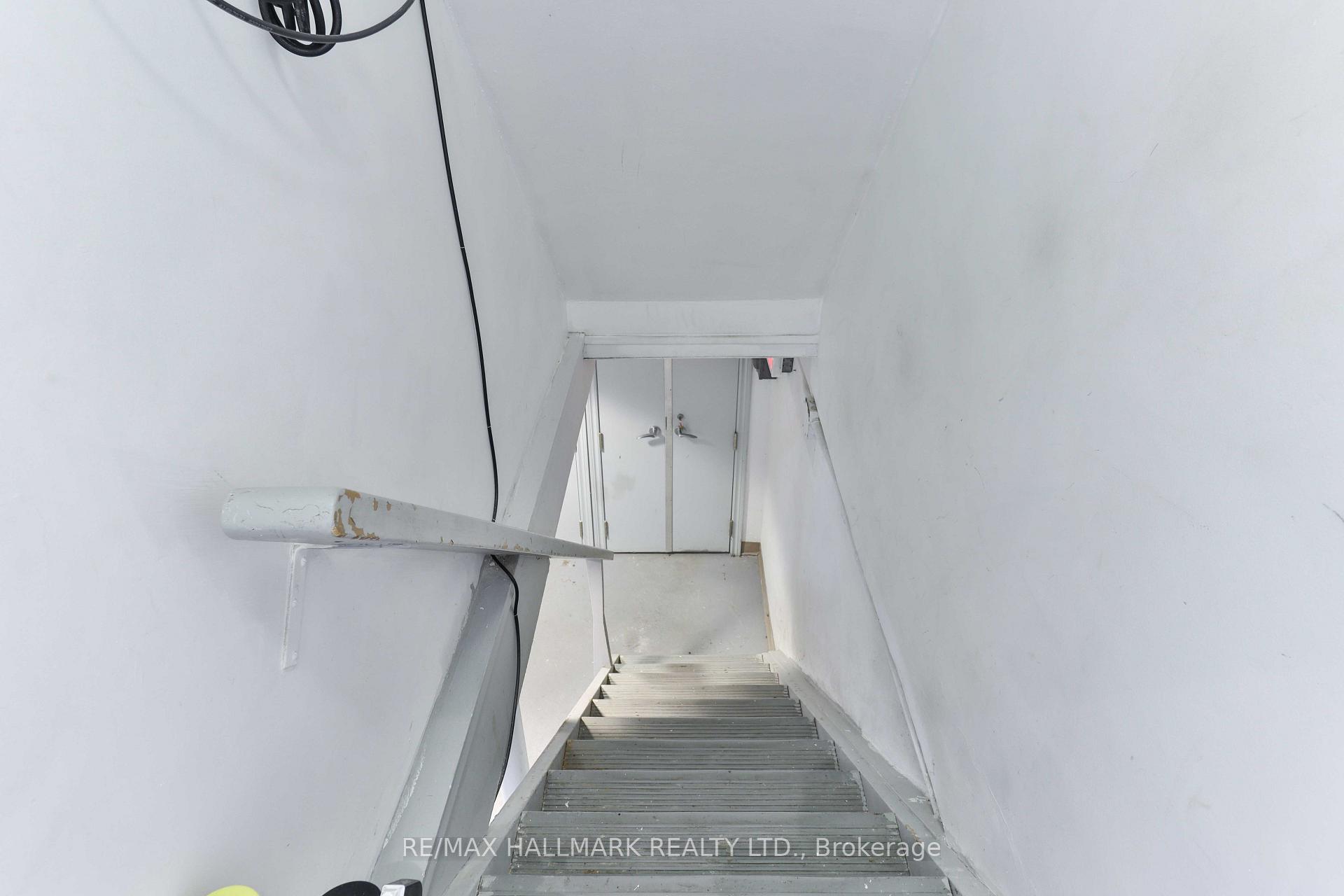 Photo 9 of 478 Cosburn Avenue, Toronto, East York — HOMEH