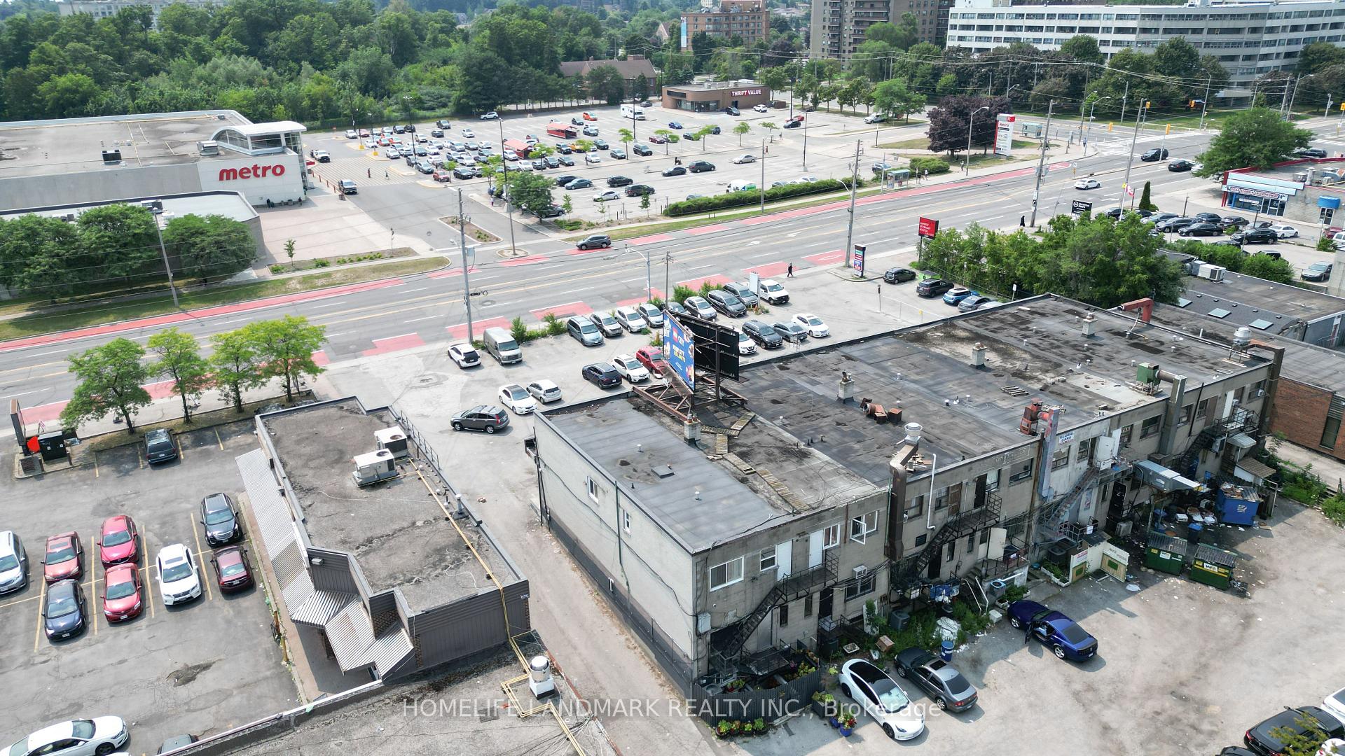 Photo 3 of 3226 Eglinton Avenue E, Scarborough, Scarborough Village — HOMEH