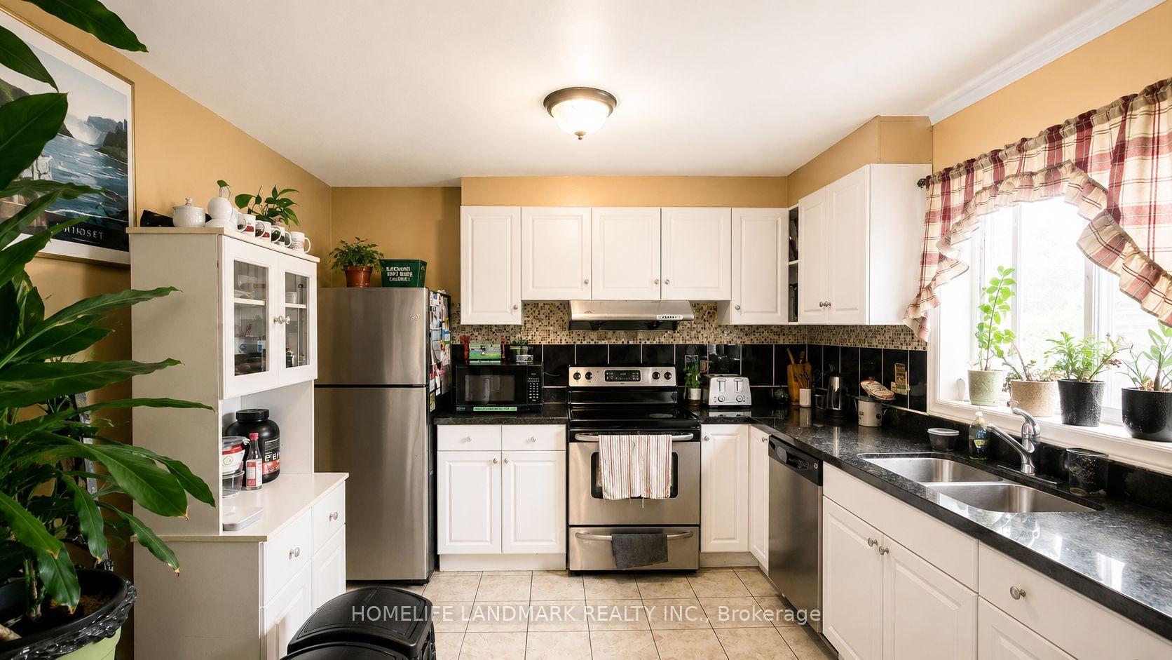 Photo 23 of 3226 Eglinton Avenue E, Scarborough, Scarborough Village — HOMEH