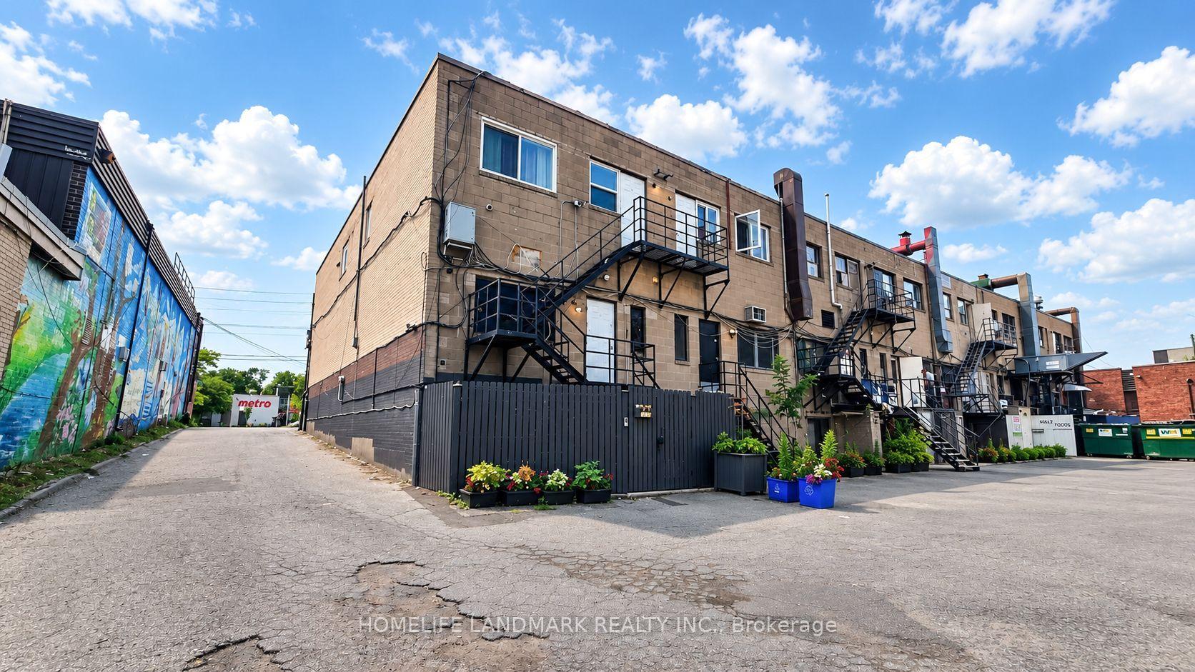 Photo 36 of 3226 Eglinton Avenue E, Scarborough, Scarborough Village — HOMEH
