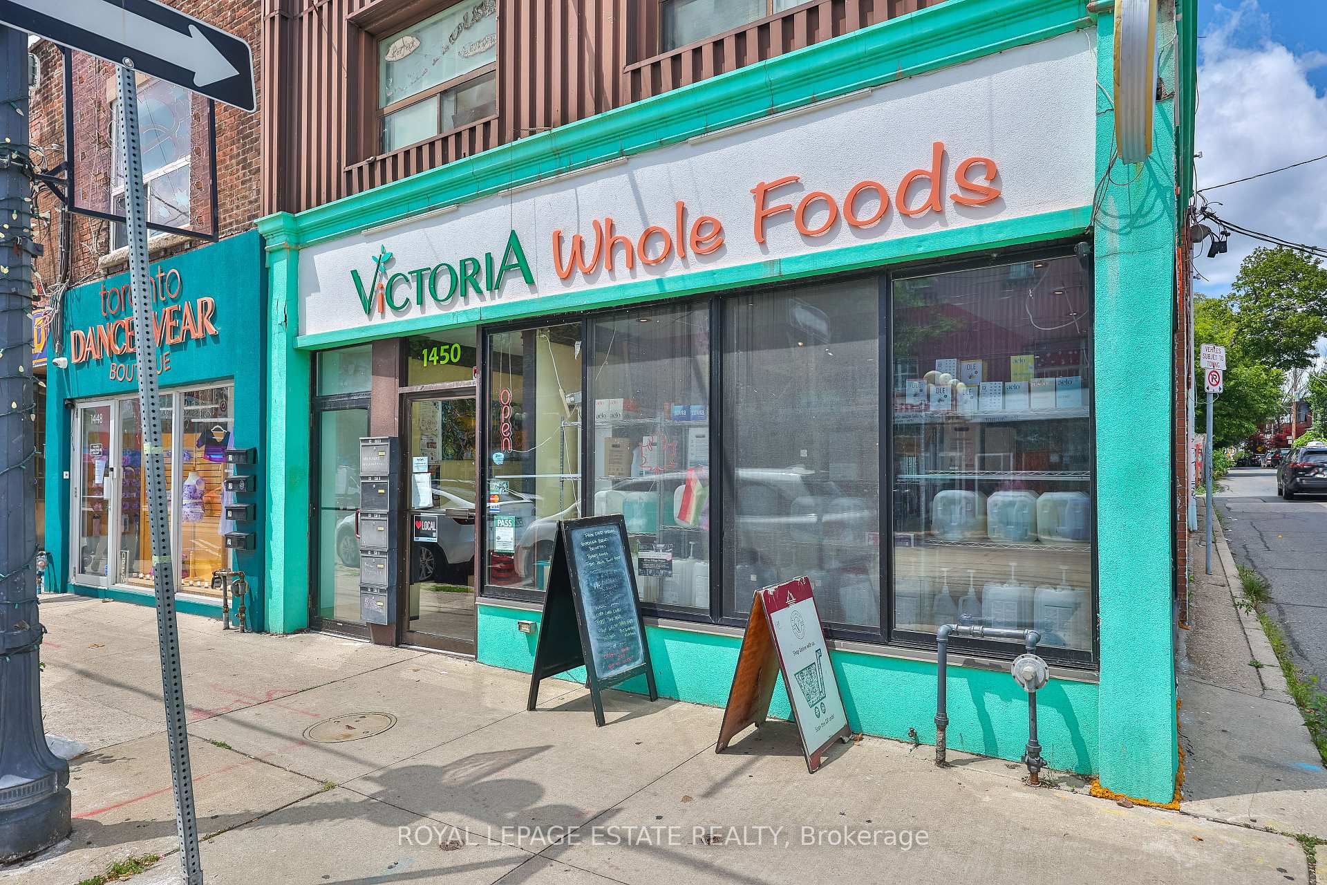 Photo 4 of 1450 Gerrard Street E, Toronto, Greenwood-Coxwell — HOMEH