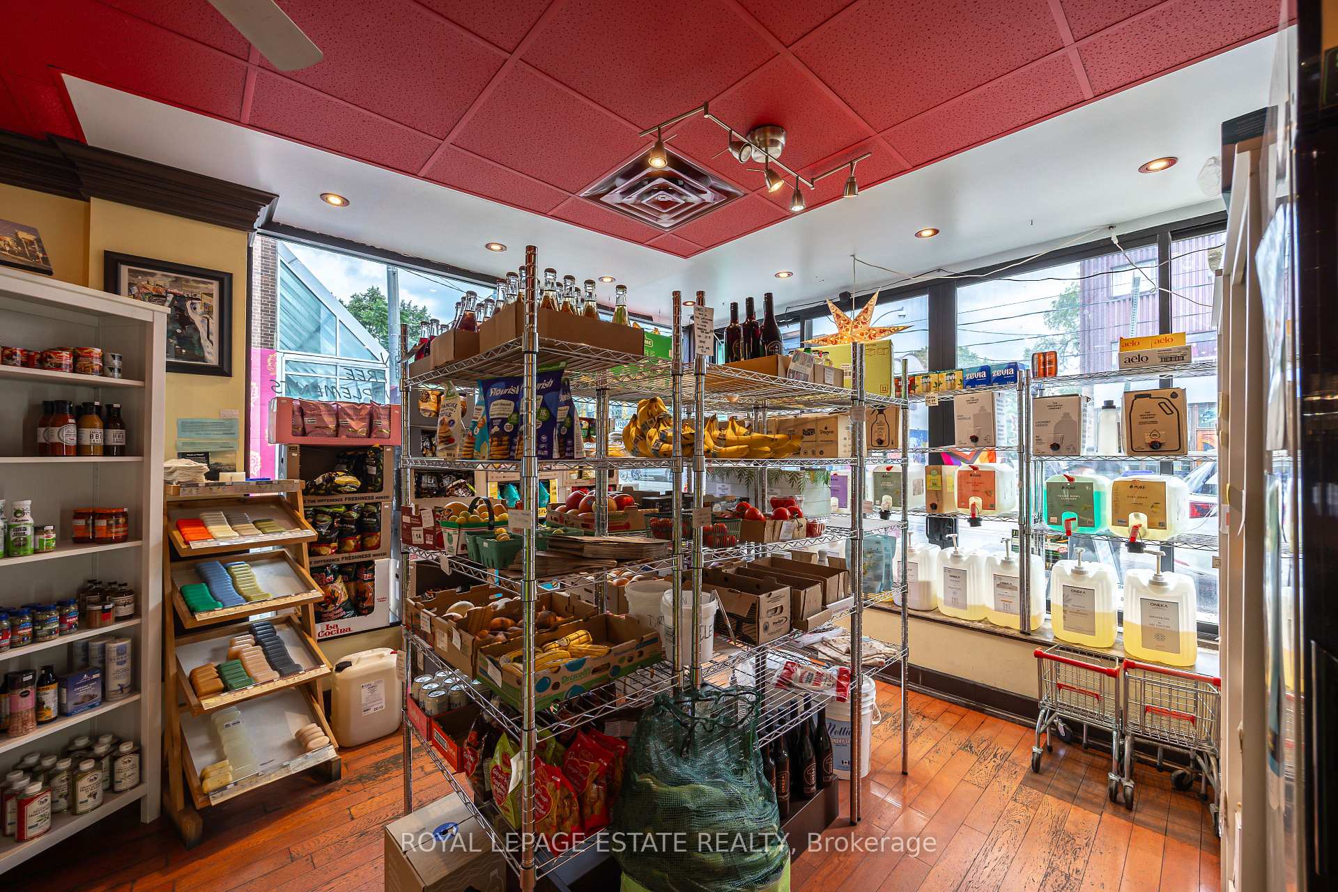 Photo 7 of 1450 Gerrard Street E, Toronto, Greenwood-Coxwell — HOMEH