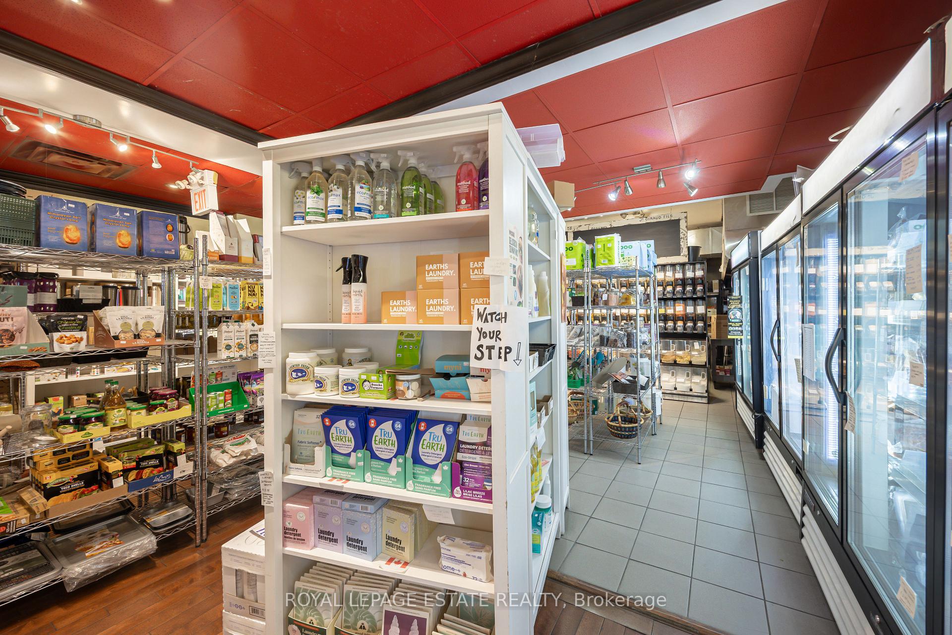 Photo 8 of 1450 Gerrard Street E, Toronto, Greenwood-Coxwell — HOMEH