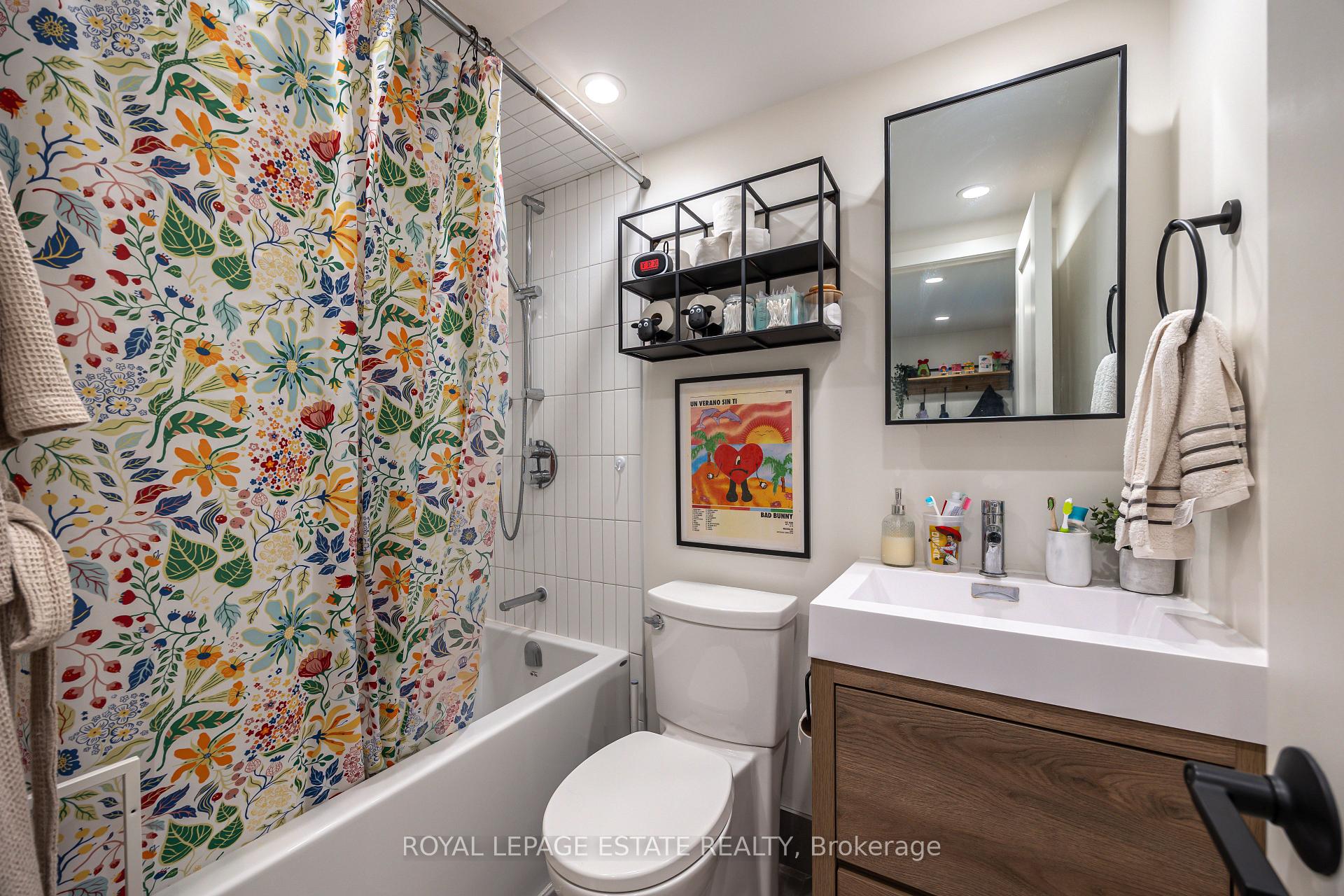 Photo 18 of 1450 Gerrard Street E, Toronto, Greenwood-Coxwell — HOMEH