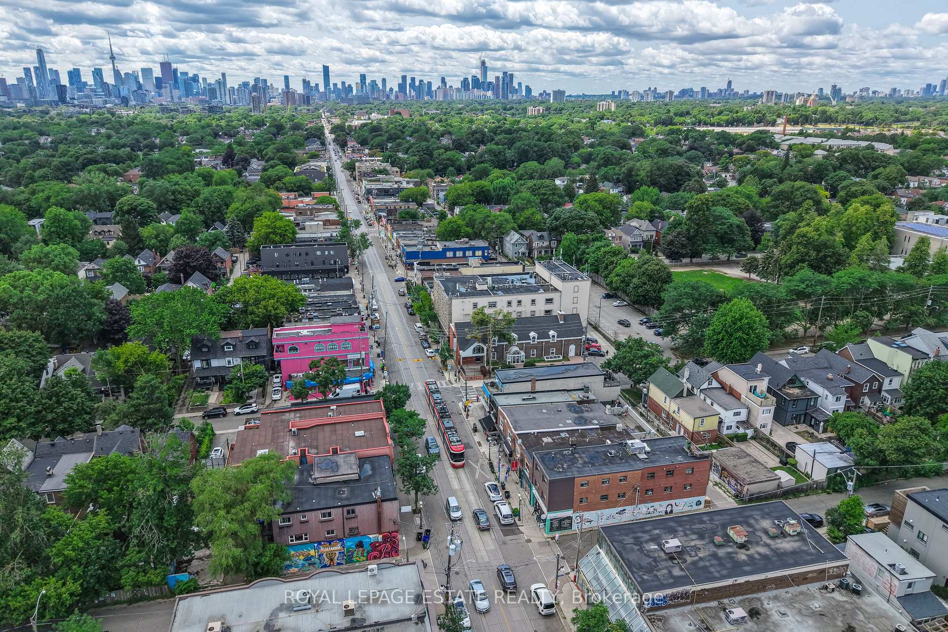 Photo 21 of 1450 Gerrard Street E, Toronto, Greenwood-Coxwell — HOMEH