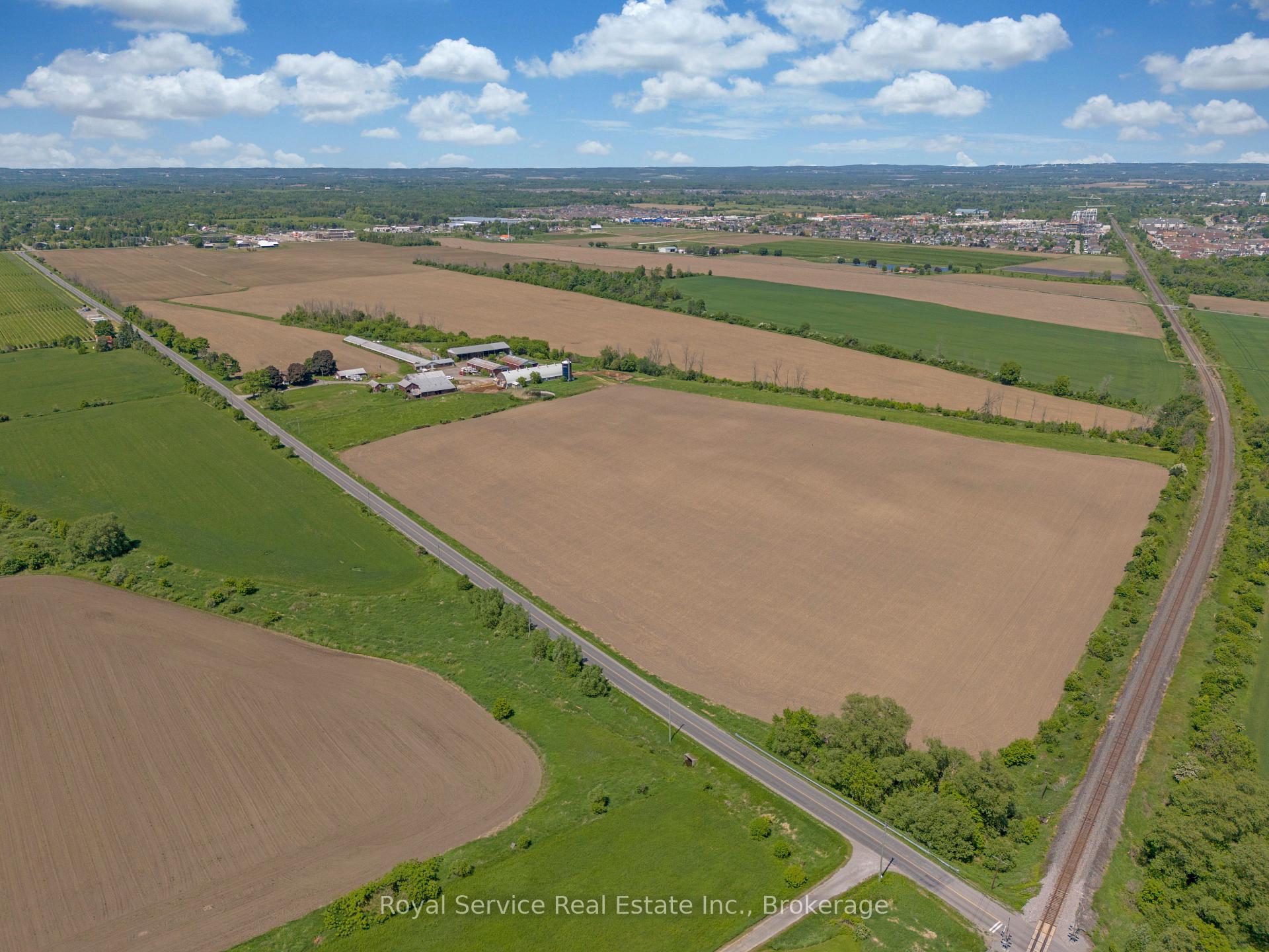 Photo 2 of 1261 Holt Road, Clarington, Bowmanville — HOMEH