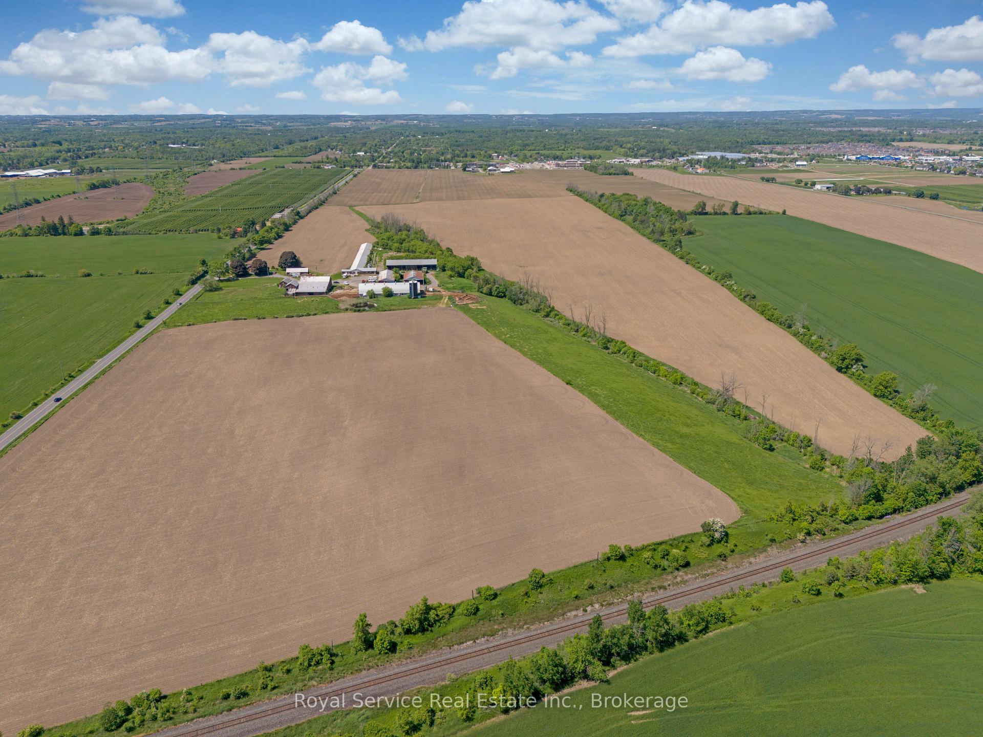 Photo 3 of 1261 Holt Road, Clarington, Bowmanville — HOMEH
