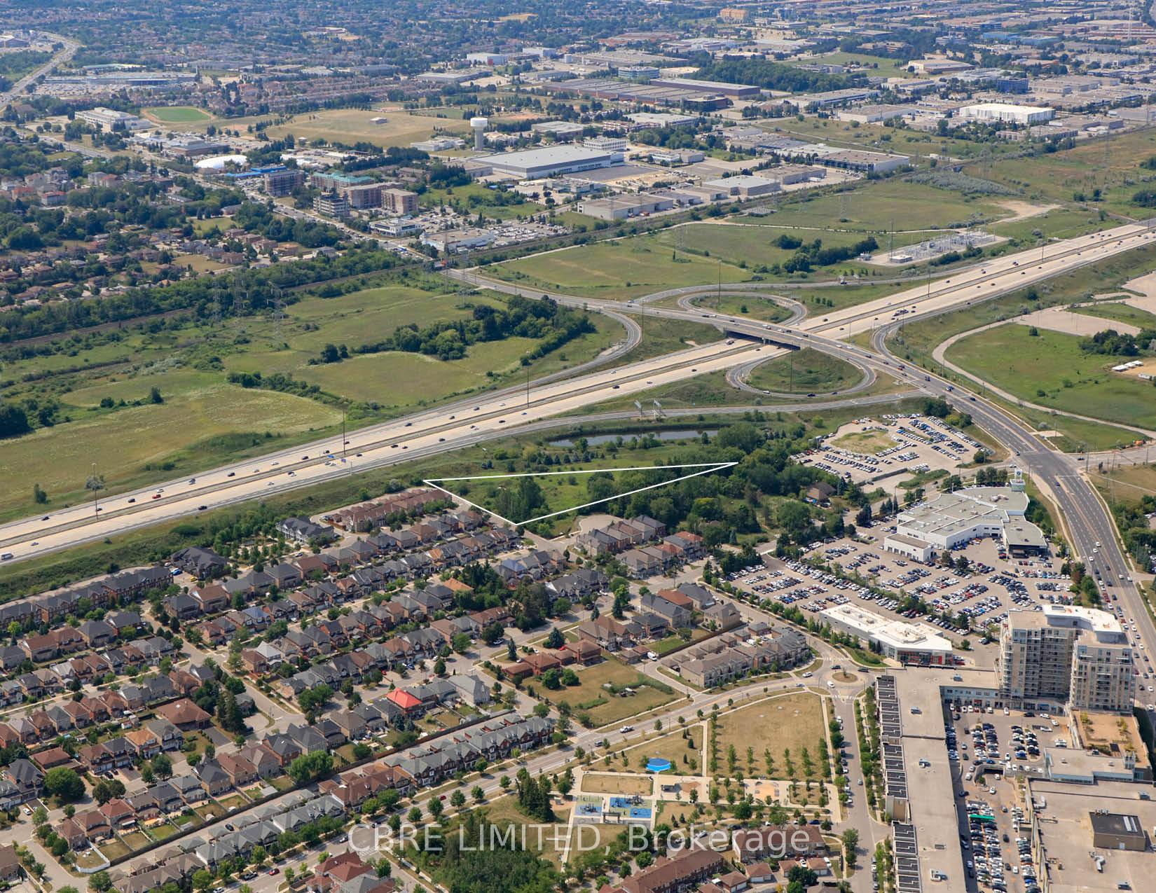 Photo 3 of Greenberg Gate, Markham, Village Green-South Unionville — HOMEH