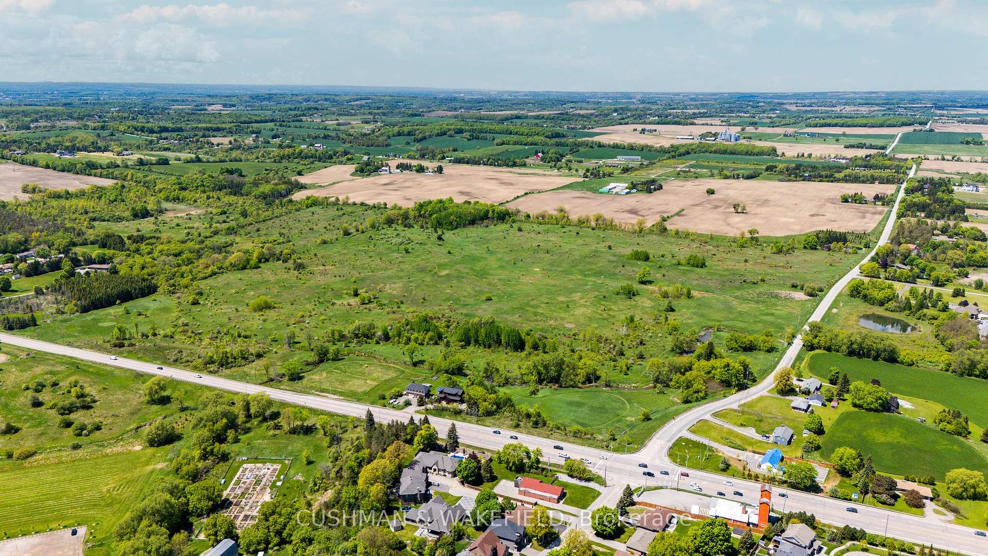 Photo 3 of 1052 Sideroad 20, New Tecumseth, Rural New Tecumseth — HOMEH