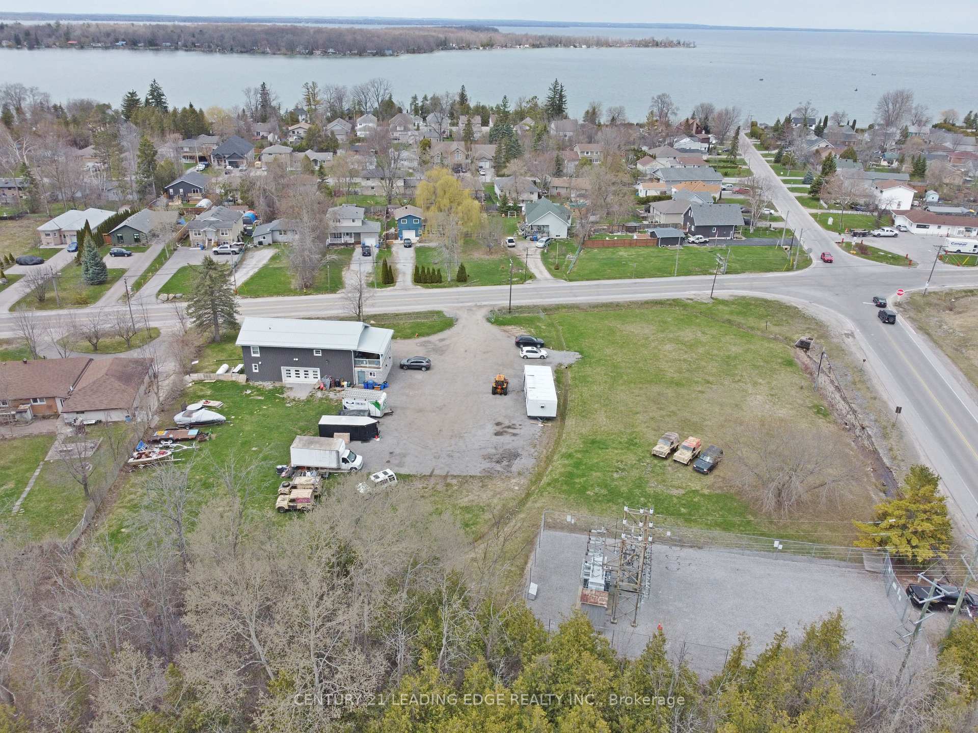 Photo 3 of 1035 Metro Road N, Georgina, Historic Lakeshore Communities — HOMEH