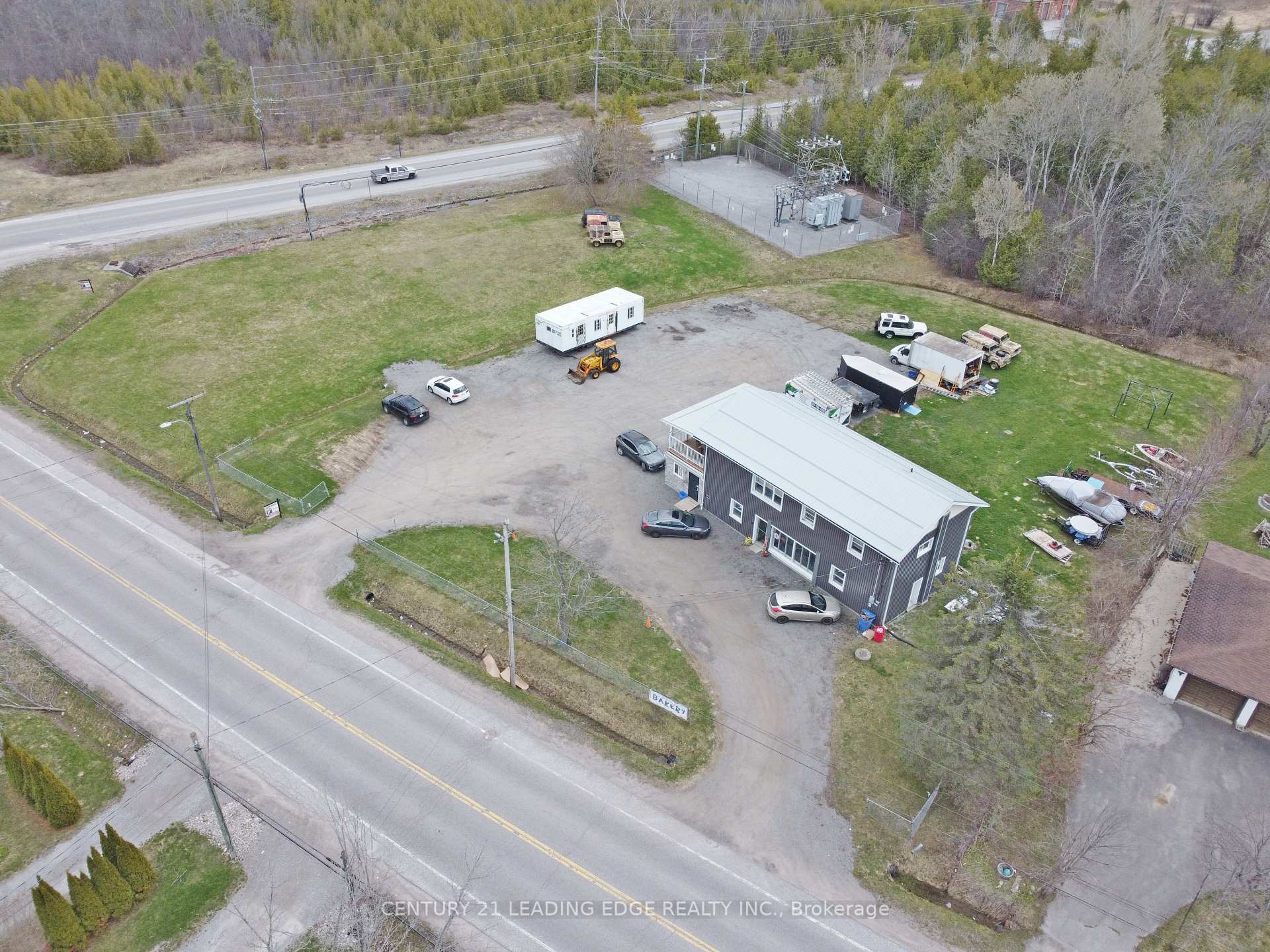 Photo 5 of 1035 Metro Road N, Georgina, Historic Lakeshore Communities — HOMEH