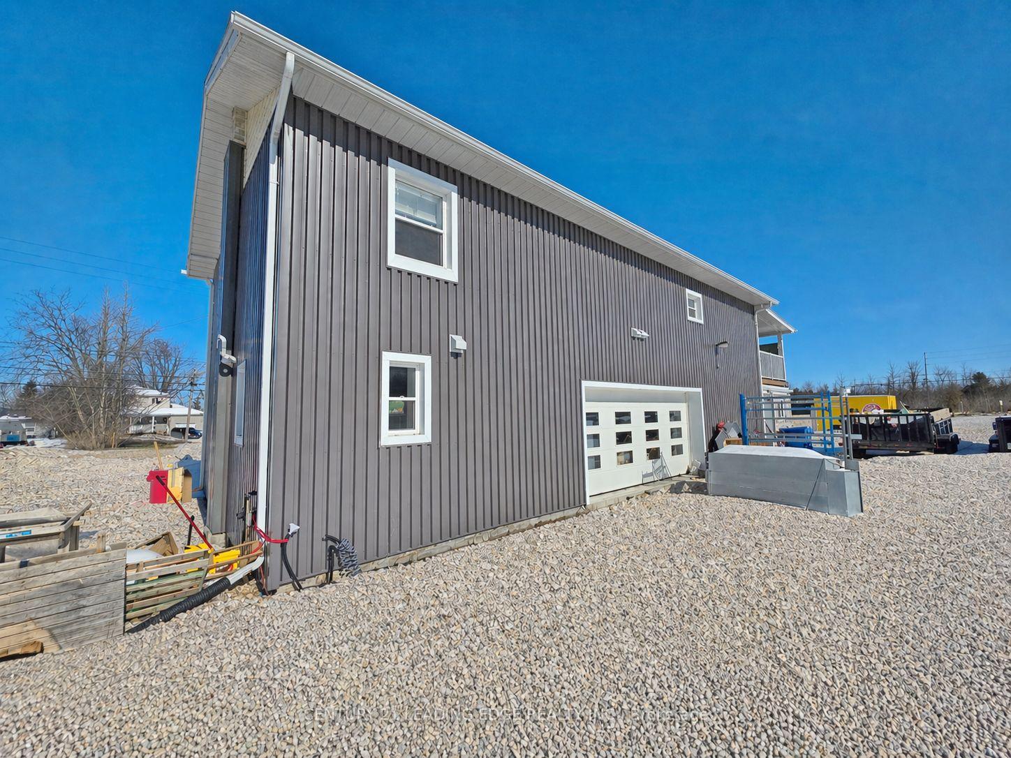 Photo 8 of 1035 Metro Road N, Georgina, Historic Lakeshore Communities — HOMEH
