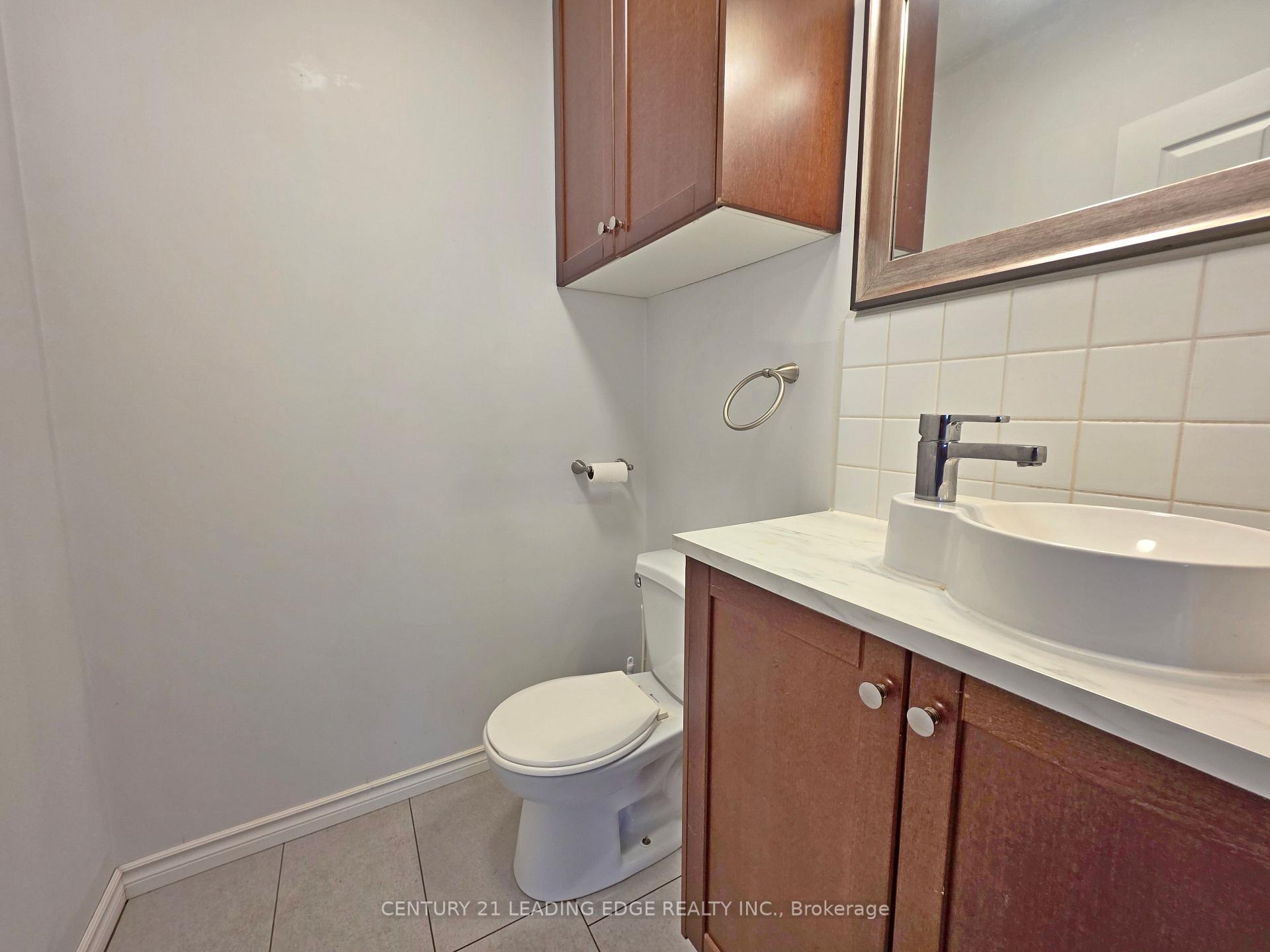 Photo 21 of 1035 Metro Road N, Georgina, Historic Lakeshore Communities — HOMEH