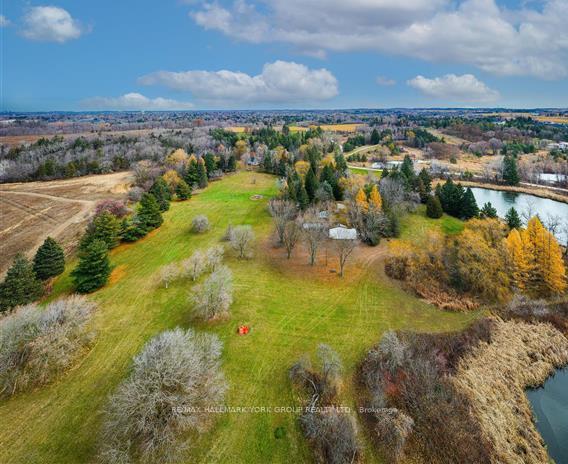 Photo of 250 South Summit Farm Road