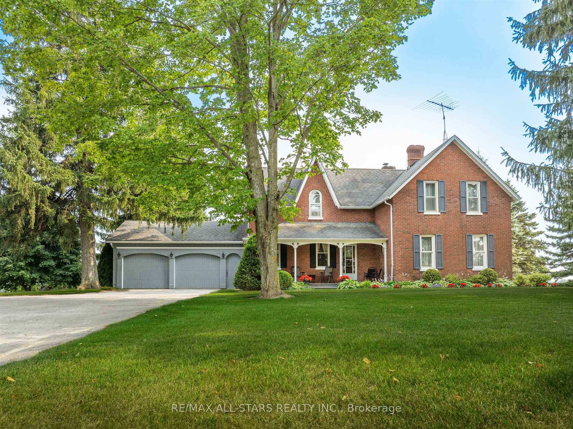 Photo 2 of 275 Webb Road, Uxbridge, Rural Uxbridge — HOMEH