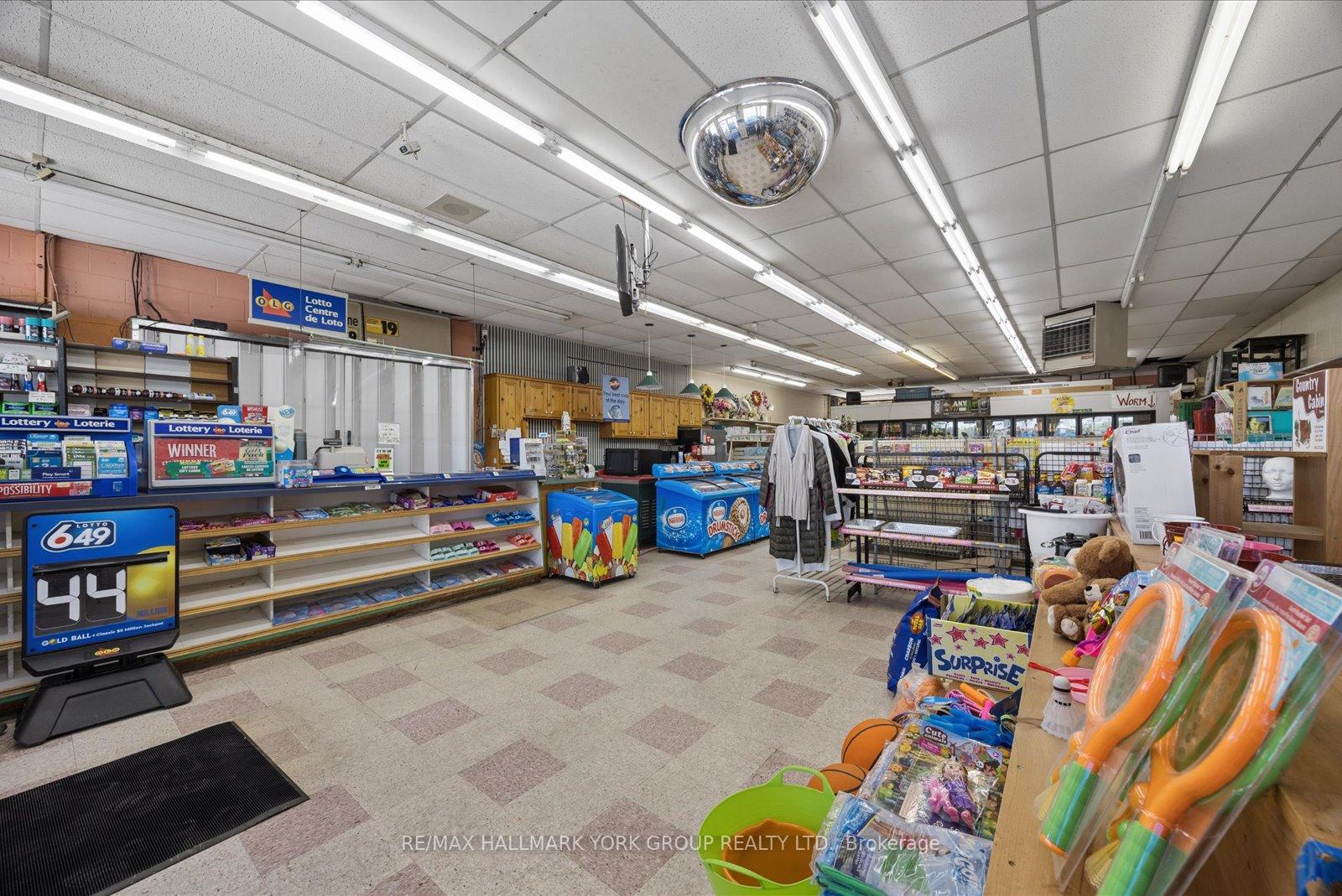 Photo 28 of 30032 Highway 48, Georgina, Pefferlaw — HOMEH