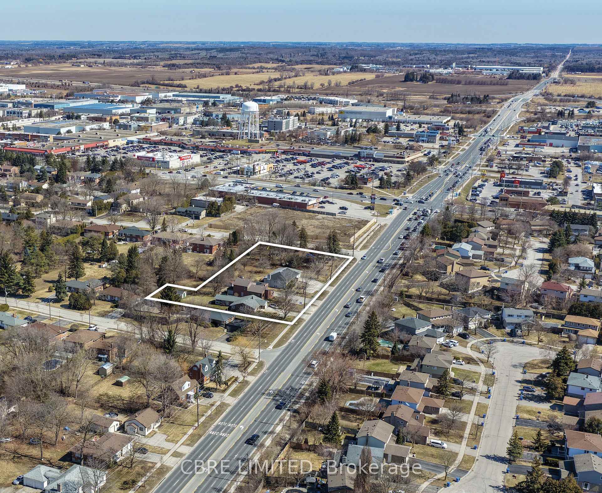 Photo 2 of 1015-1029 Davis Drive, Newmarket, Huron Heights-Leslie Valley — HOMEH