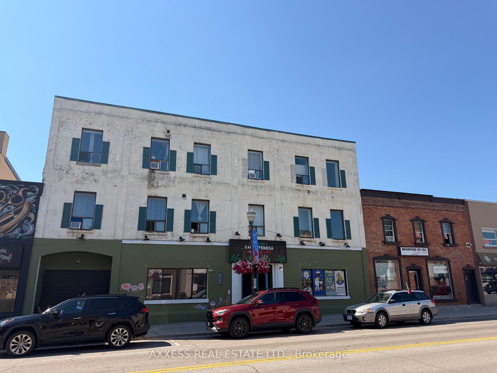 Front of 22 Holland Street W