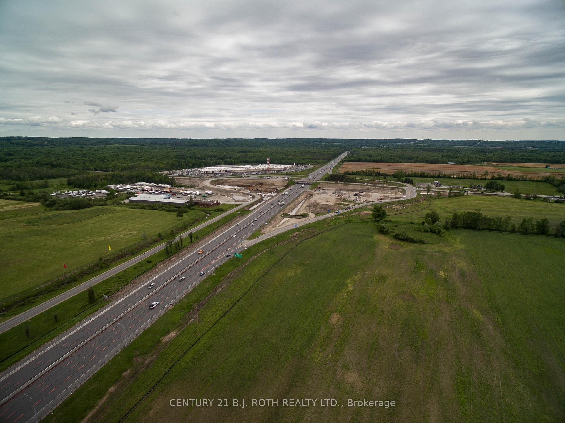 Photo 12 of 3584 Hwy 89, Innisfil, Rural Innisfil — HOMEH