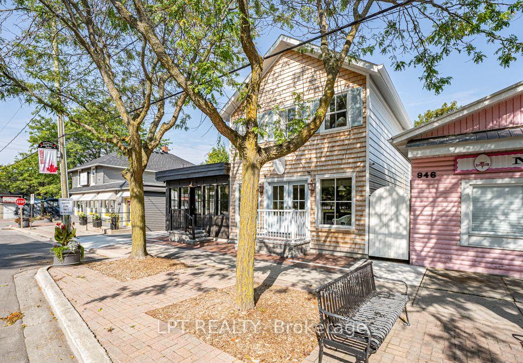 Photo 1 of 944 Lake Drive E, Georgina, Sutton & Jackson's Point — HOMEH