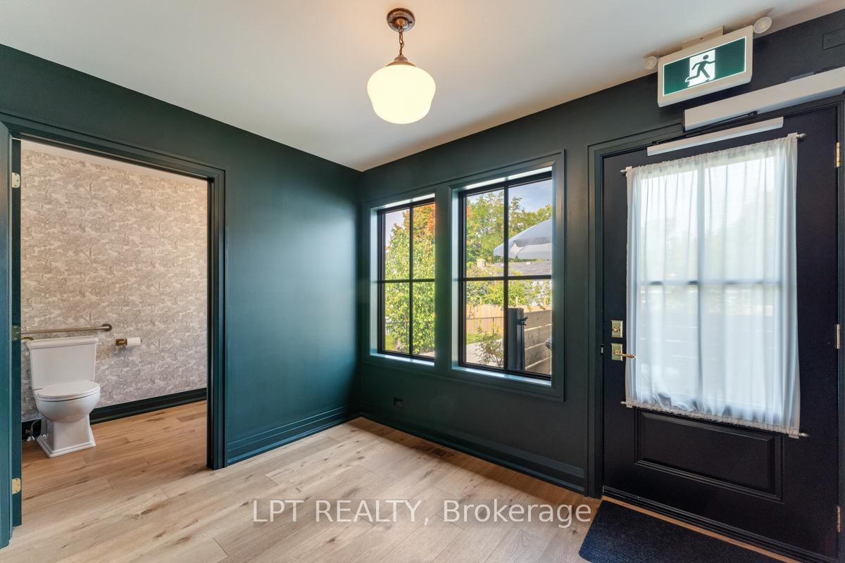 Photo 12 of 944 Lake Drive E, Georgina, Sutton & Jackson's Point — HOMEH