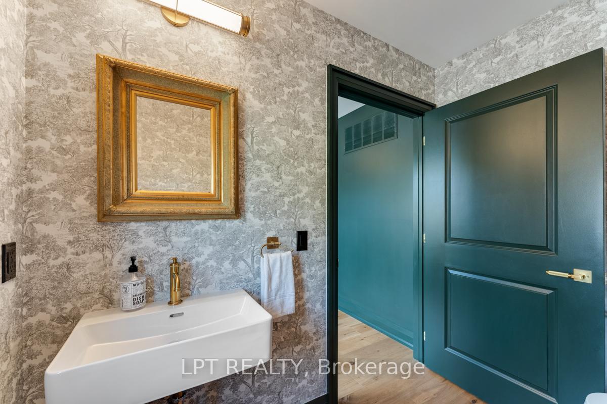 Photo 13 of 944 Lake Drive E, Georgina, Sutton & Jackson's Point — HOMEH