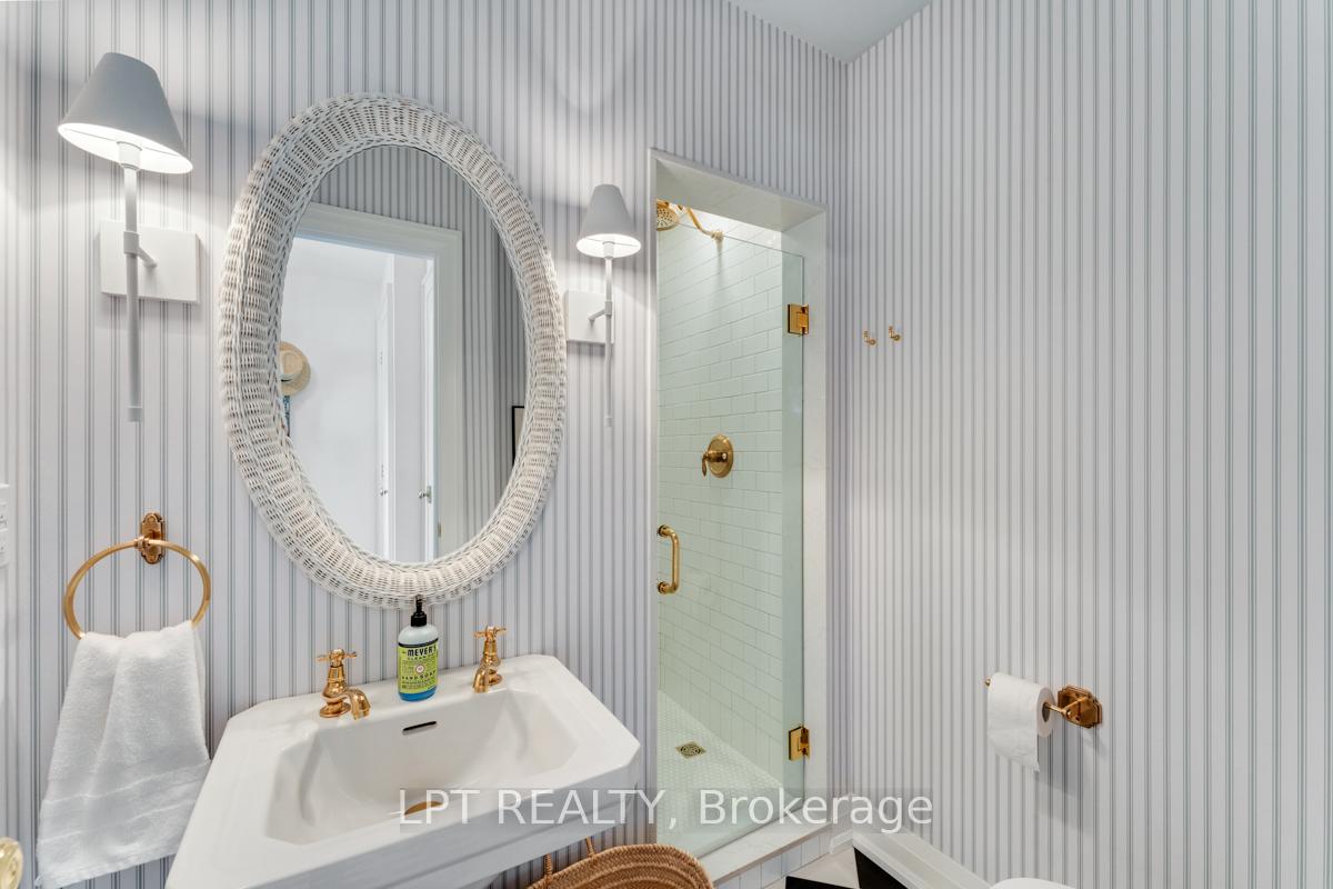 Photo 15 of 944 Lake Drive E, Georgina, Sutton & Jackson's Point — HOMEH