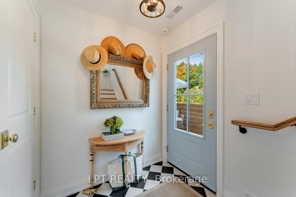 Photo 16 of 944 Lake Drive E, Georgina, Sutton & Jackson's Point — HOMEH