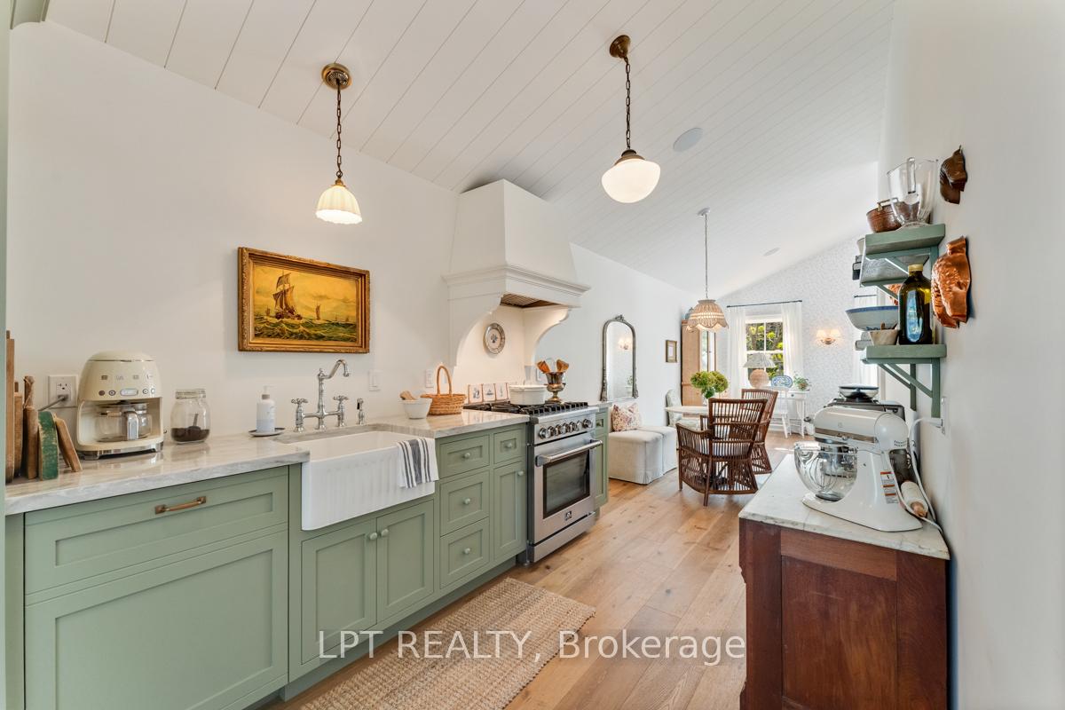 Photo 17 of 944 Lake Drive E, Georgina, Sutton & Jackson's Point — HOMEH