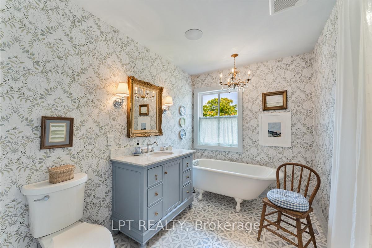 Photo 21 of 944 Lake Drive E, Georgina, Sutton & Jackson's Point — HOMEH