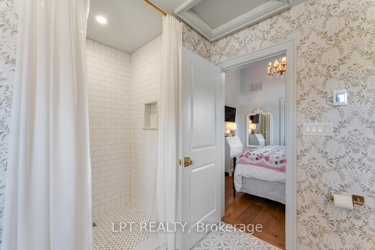 Photo 22 of 944 Lake Drive E, Georgina, Sutton & Jackson's Point — HOMEH