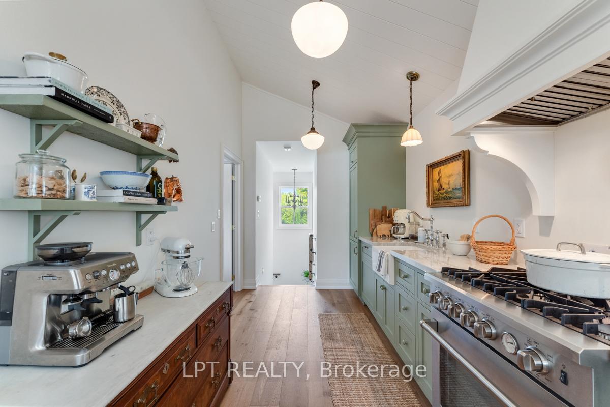 Photo 23 of 944 Lake Drive E, Georgina, Sutton & Jackson's Point — HOMEH