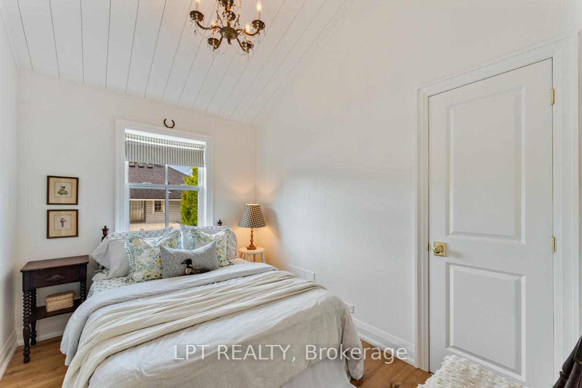 Photo 24 of 944 Lake Drive E, Georgina, Sutton & Jackson's Point — HOMEH