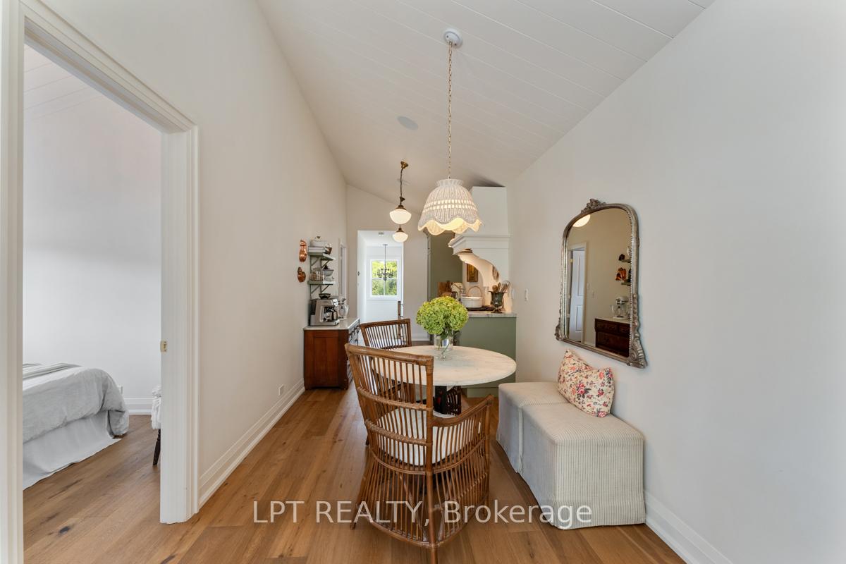 Photo 25 of 944 Lake Drive E, Georgina, Sutton & Jackson's Point — HOMEH