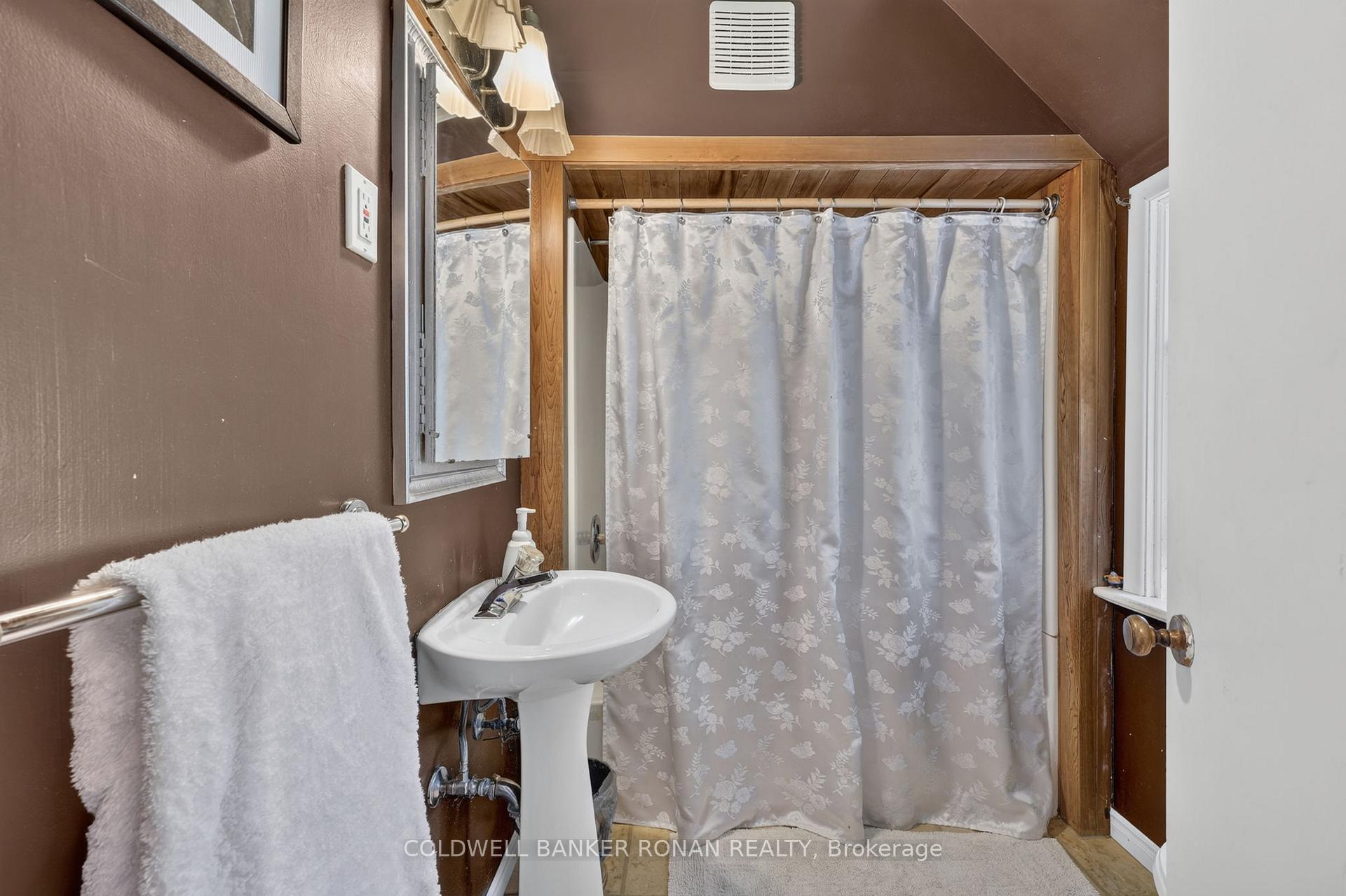 Photo 35 of 8562/8587 6th Line, Essa, Rural Essa — HOMEH