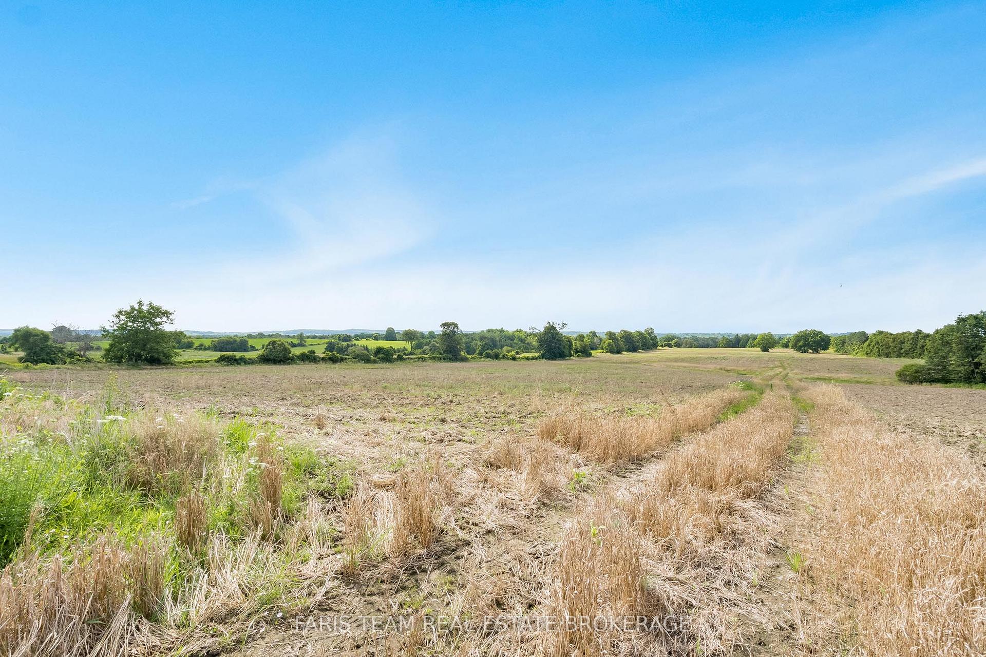 Photo 3 of 4065 15th Line, Innisfil, Rural Innisfil — HOMEH