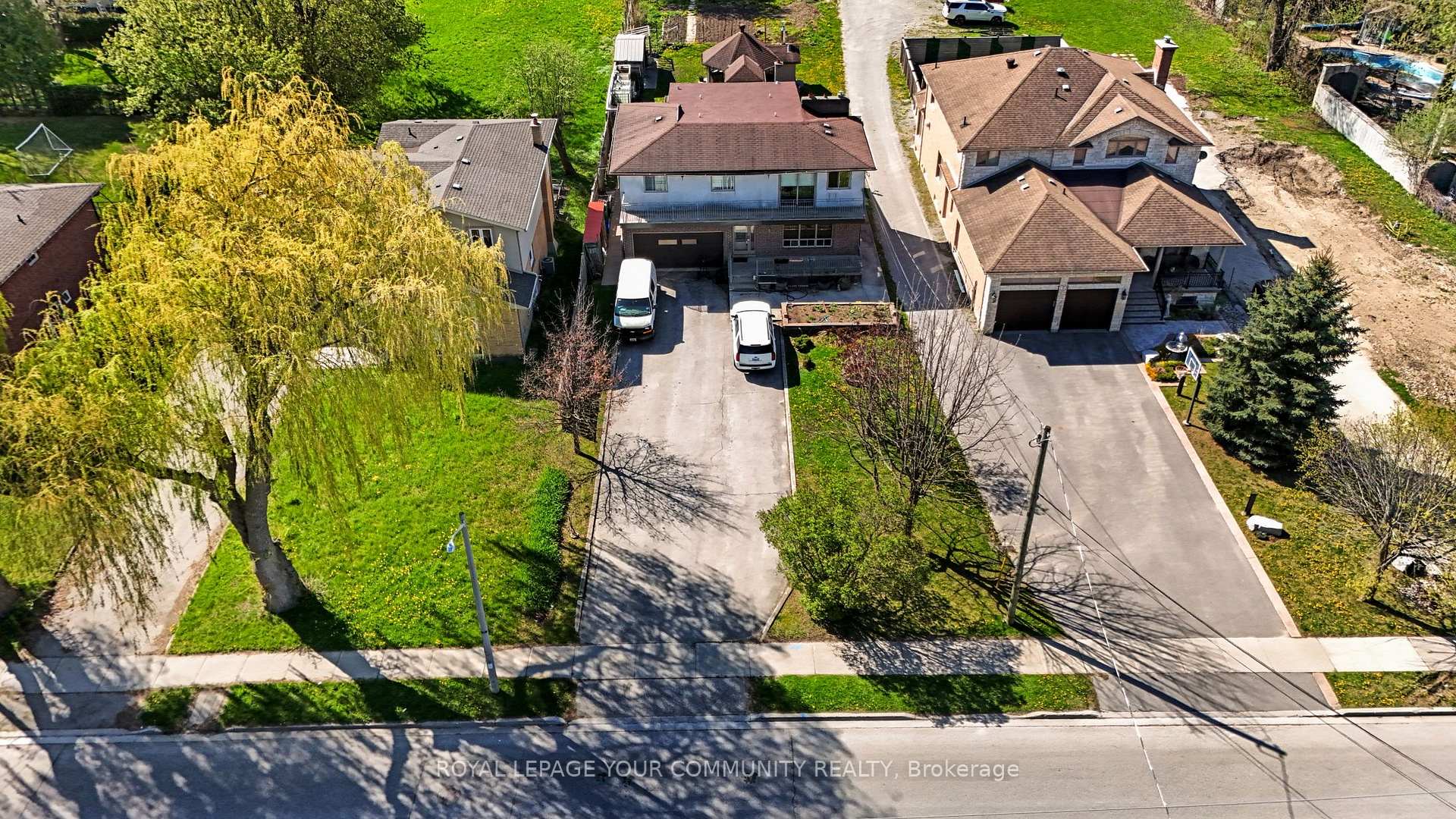 Photo 7 of 197 Douglas Road, Richmond Hill, Oak Ridges Lake Wilcox — HOMEH
