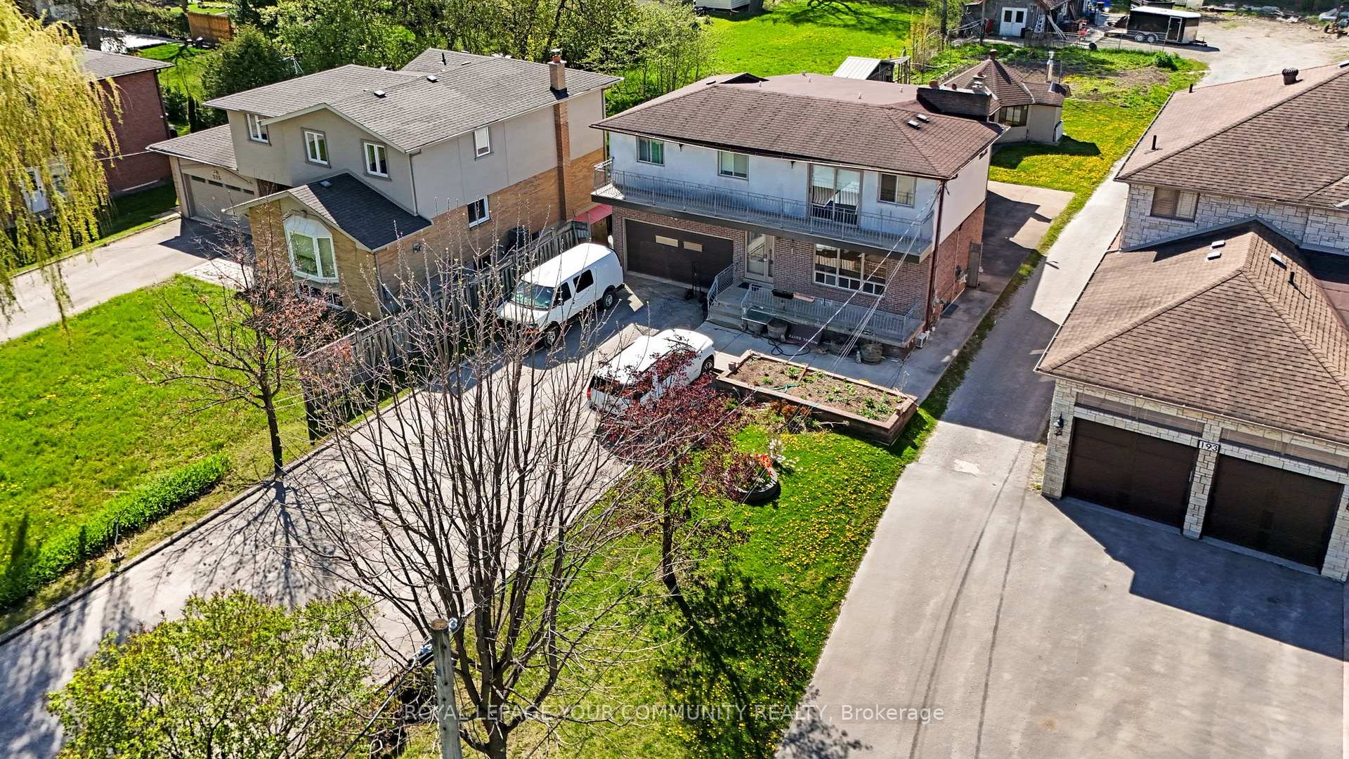 Photo 9 of 197 Douglas Road, Richmond Hill, Oak Ridges Lake Wilcox — HOMEH