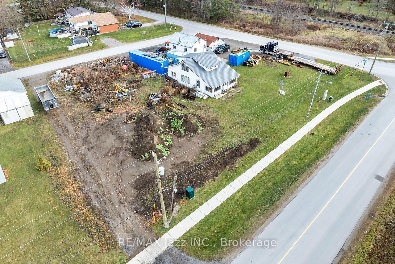 Photo 2 of 140 Victoria Street, Brock, Beaverton — HOMEH