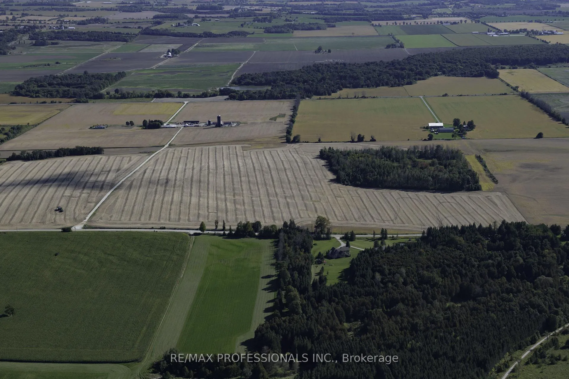 Photo 2 of 4560 Line 13, Innisfil, Rural Innisfil — HOMEH