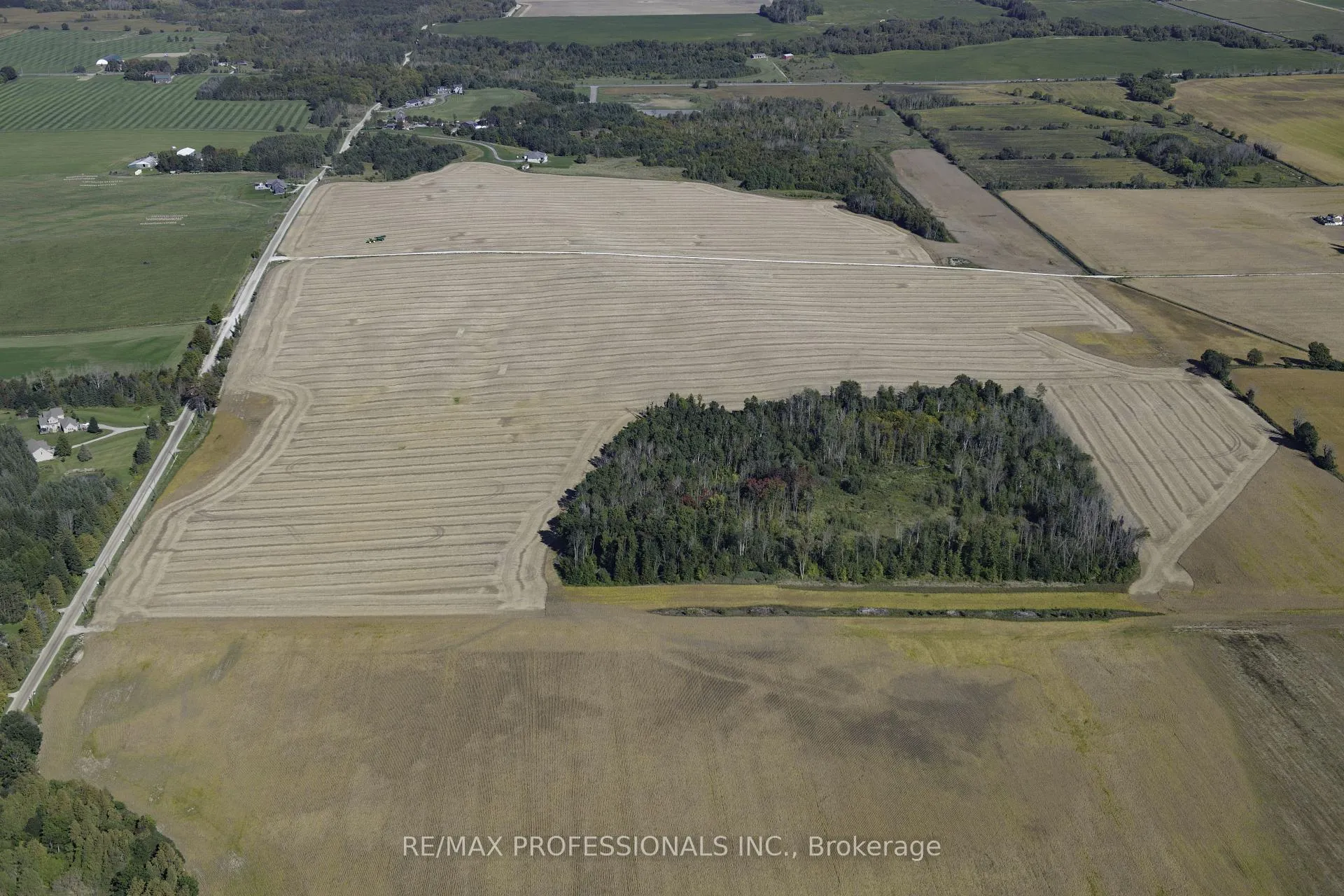 Photo 5 of 4560 Line 13, Innisfil, Rural Innisfil — HOMEH