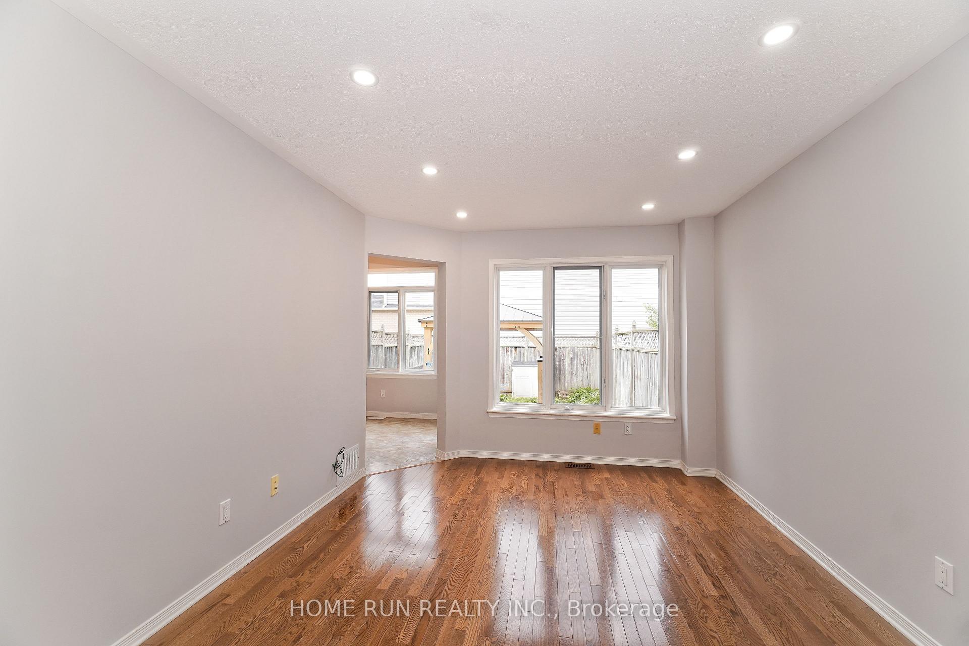 Photo 9 of 85 Palmadeo Drive, Ottawa, Barrhaven - Longfields — HOMEH