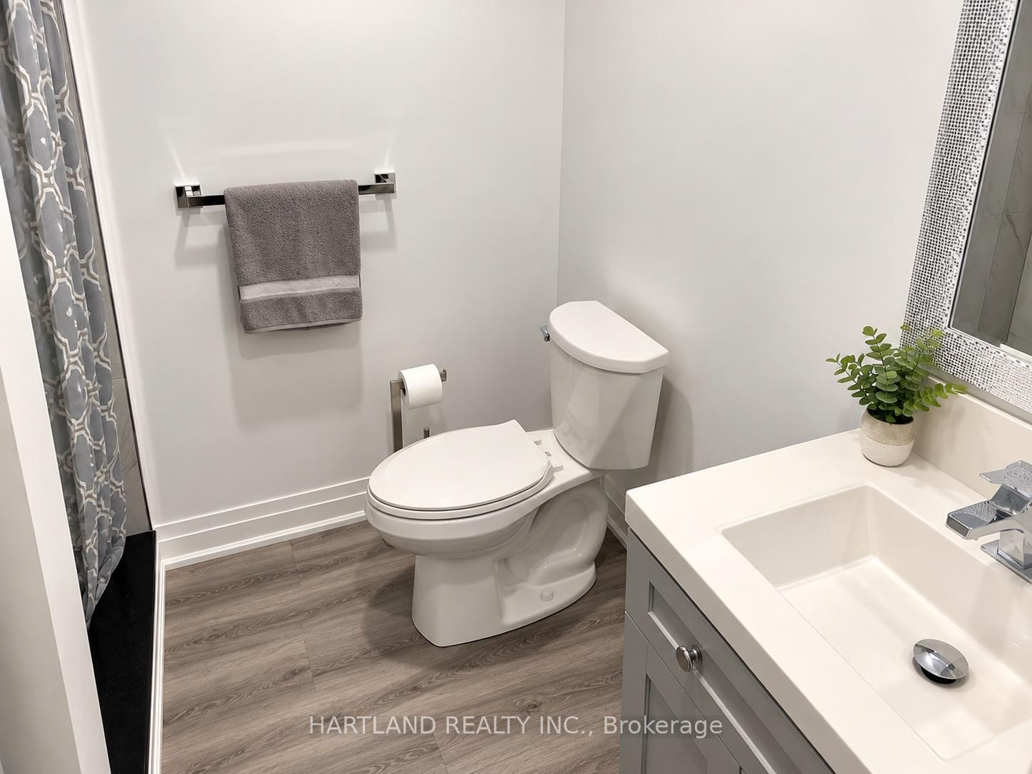 Photo 10 of 1841 Sandgate Crescent, Mississauga, Clarkson — HOMEH