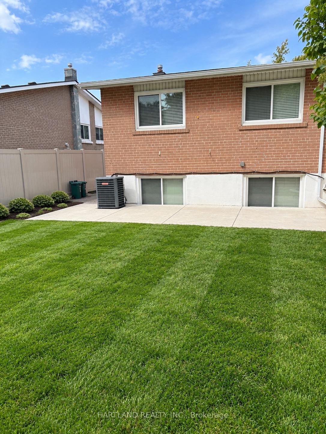 Photo 13 of 1841 Sandgate Crescent, Mississauga, Clarkson — HOMEH